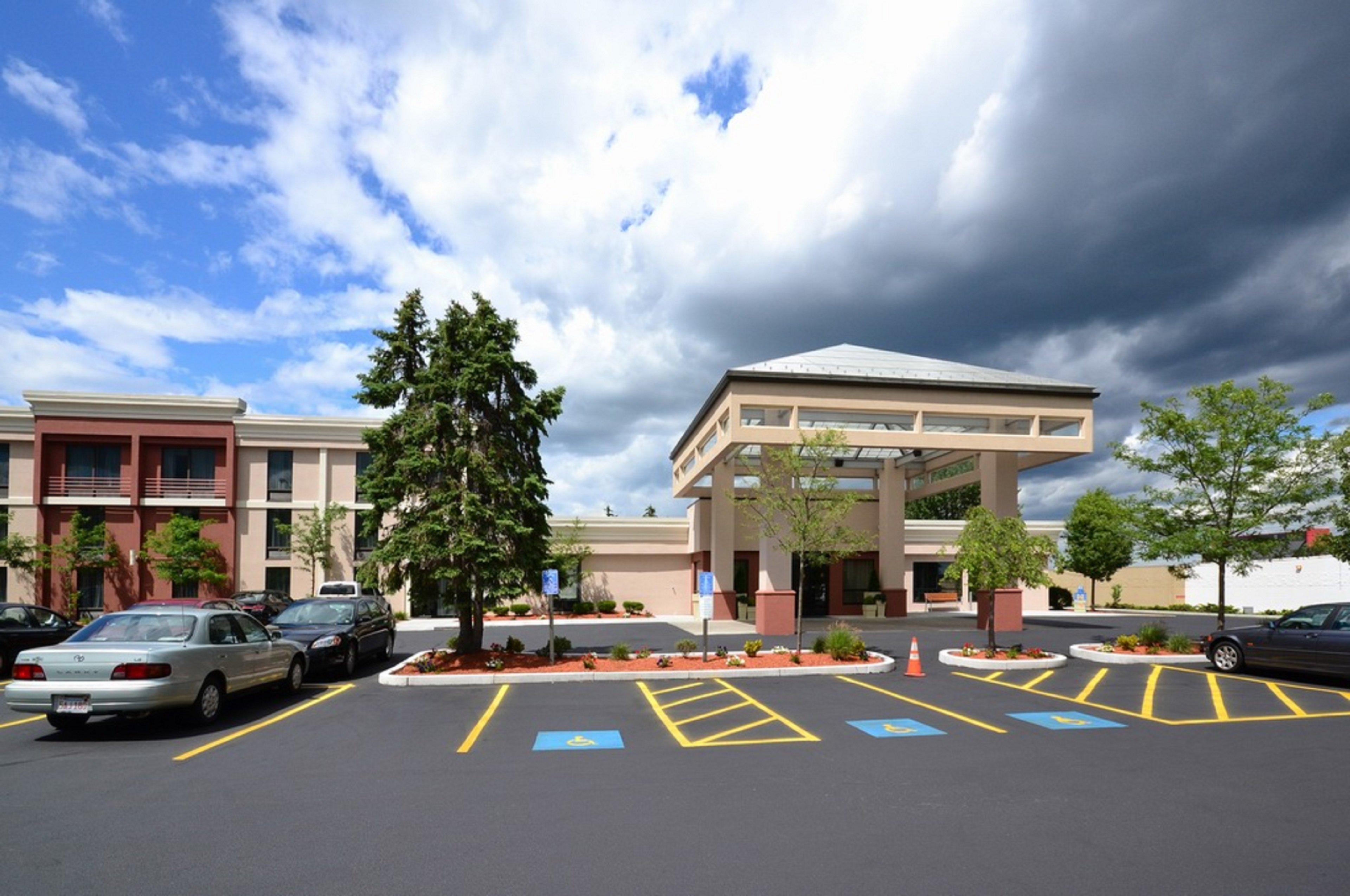 HOLIDAY INN EXP BROCKTON BY IHG