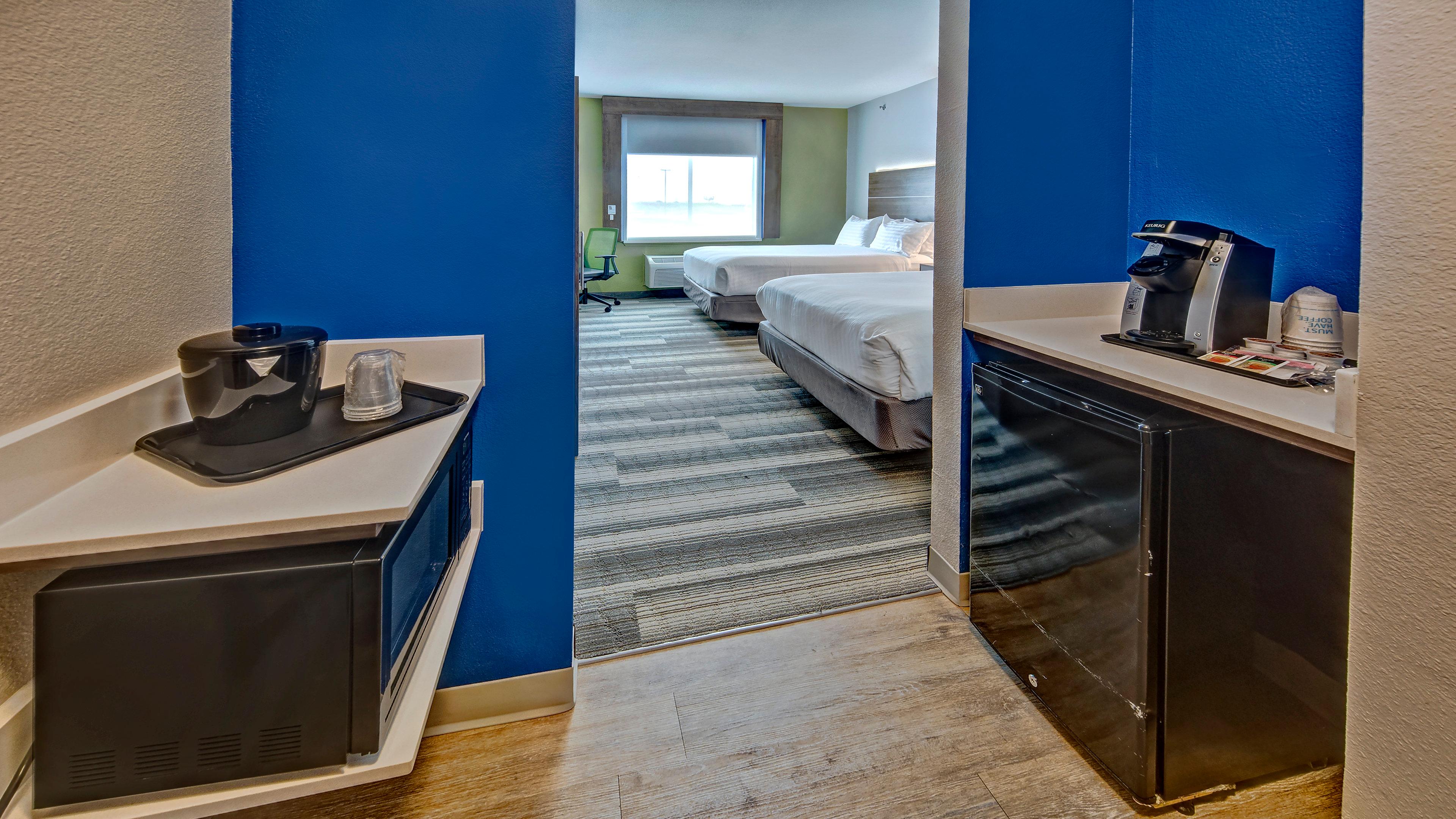 HOLIDAY INN EXPRESS AND SUITES