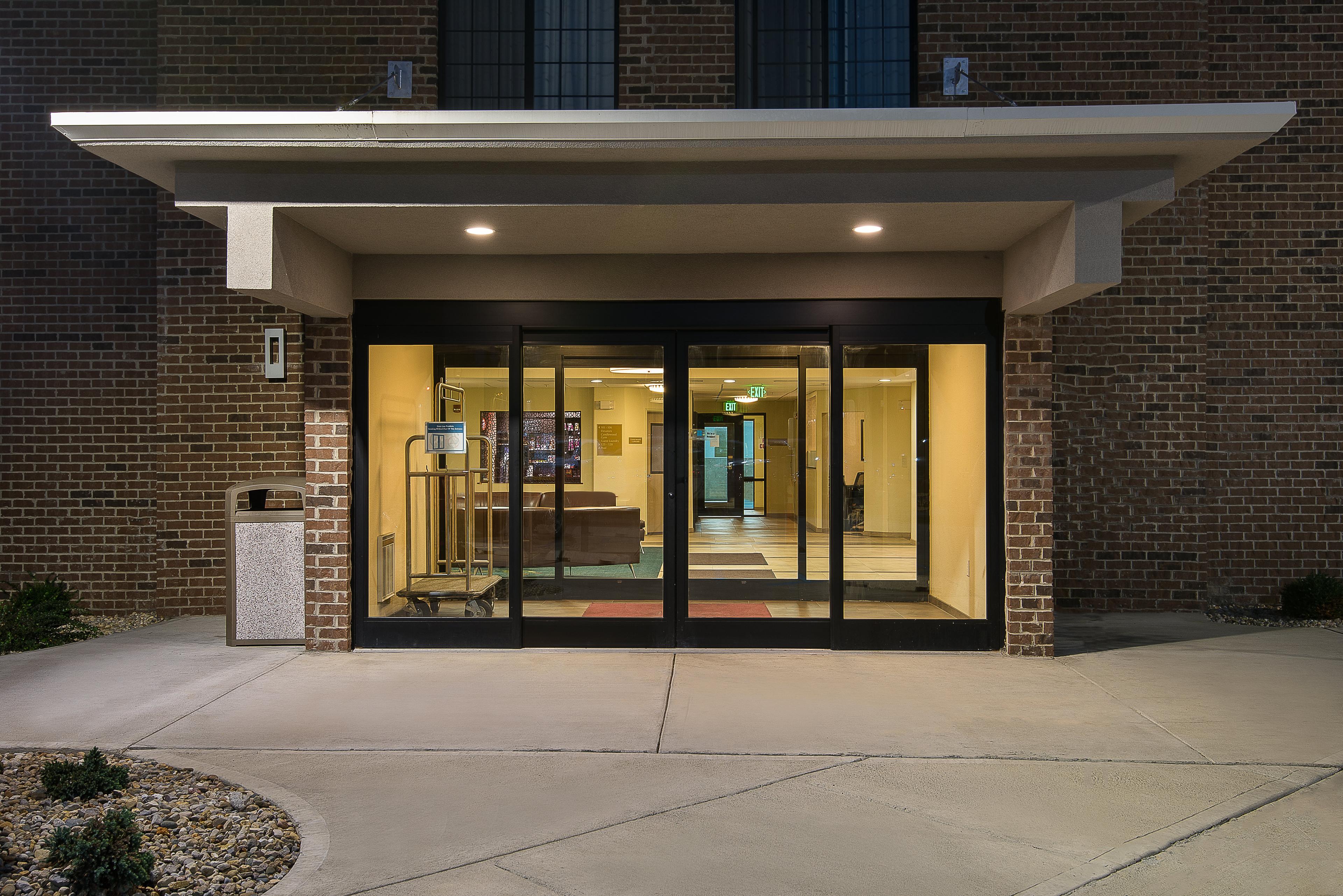 CANDLEWOOD SUITES BLOOMINGTON BY IH