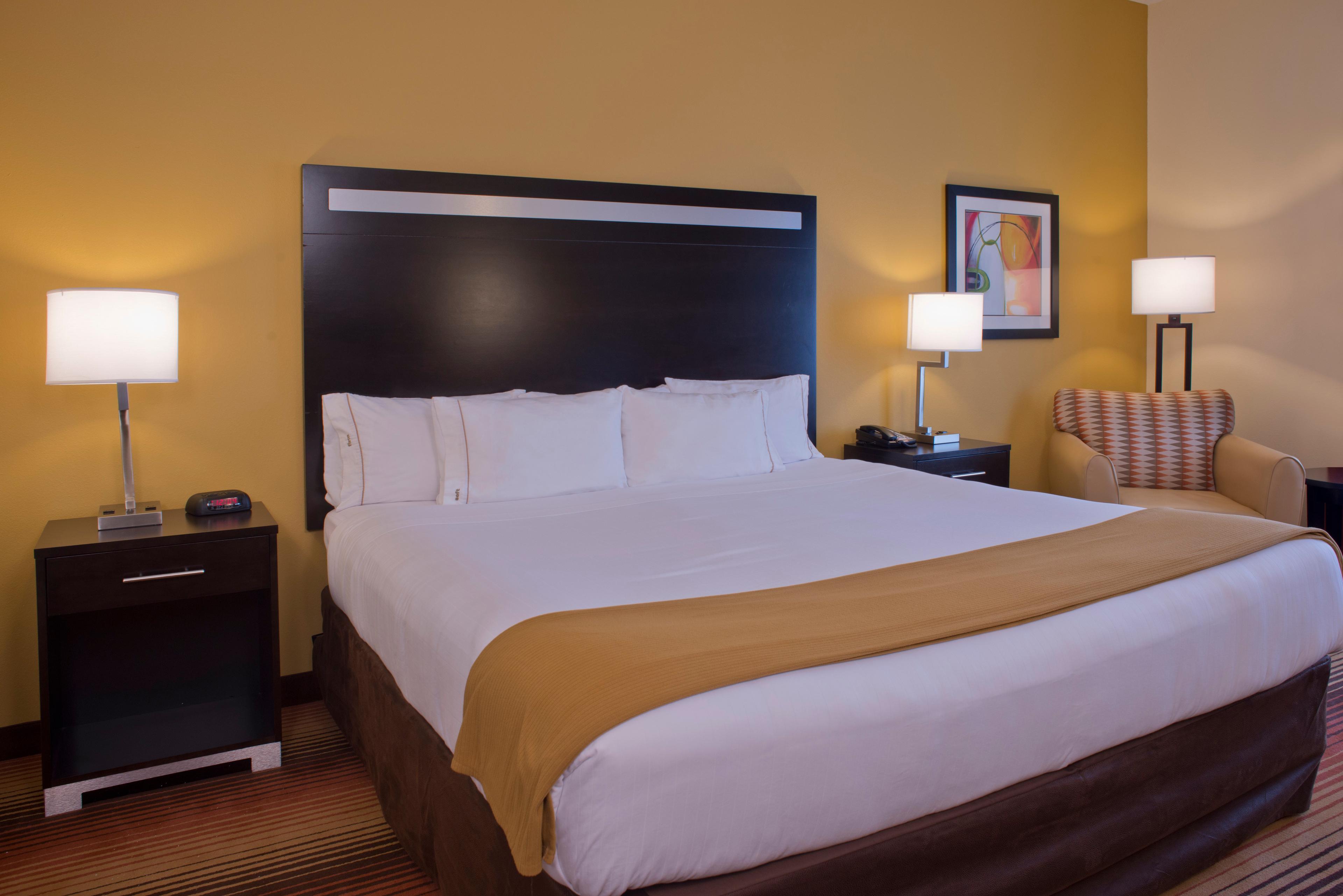 HOLIDAY INN EXP PRATTVILLE AL