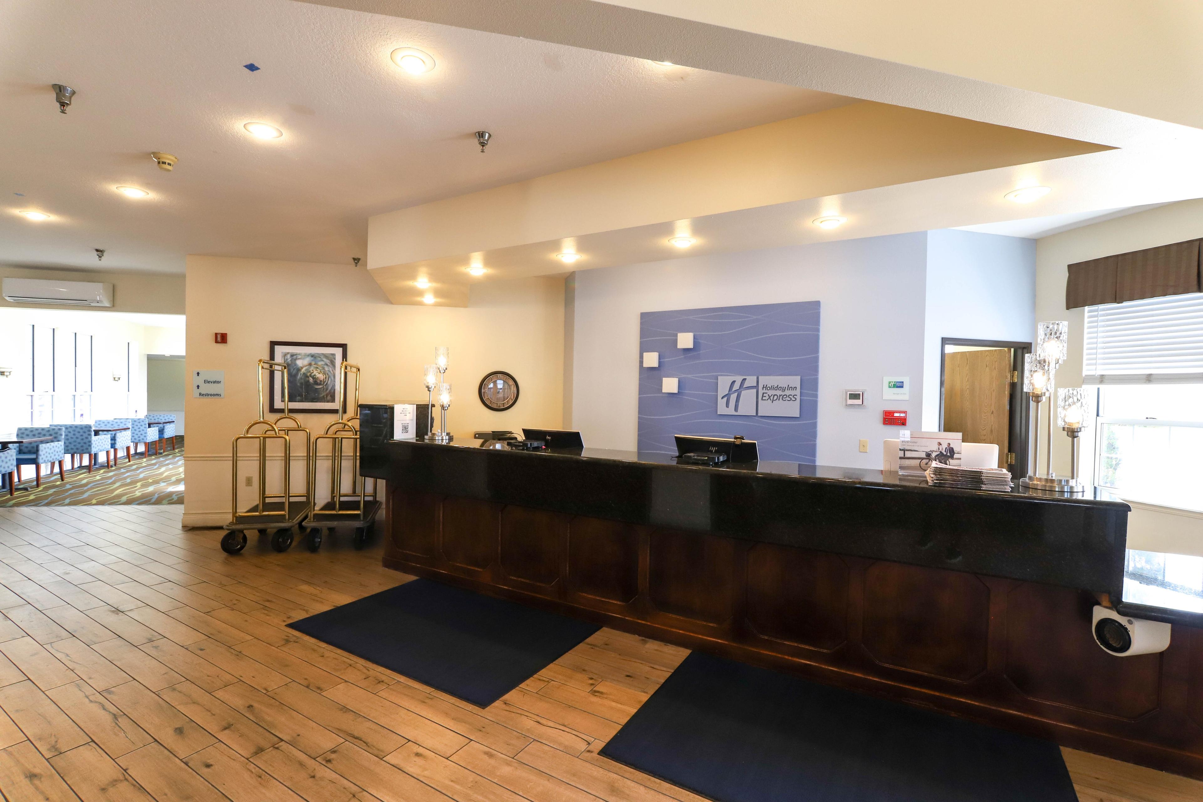 HOLIDAY INN EXPRESS ST IGNACE BY IH