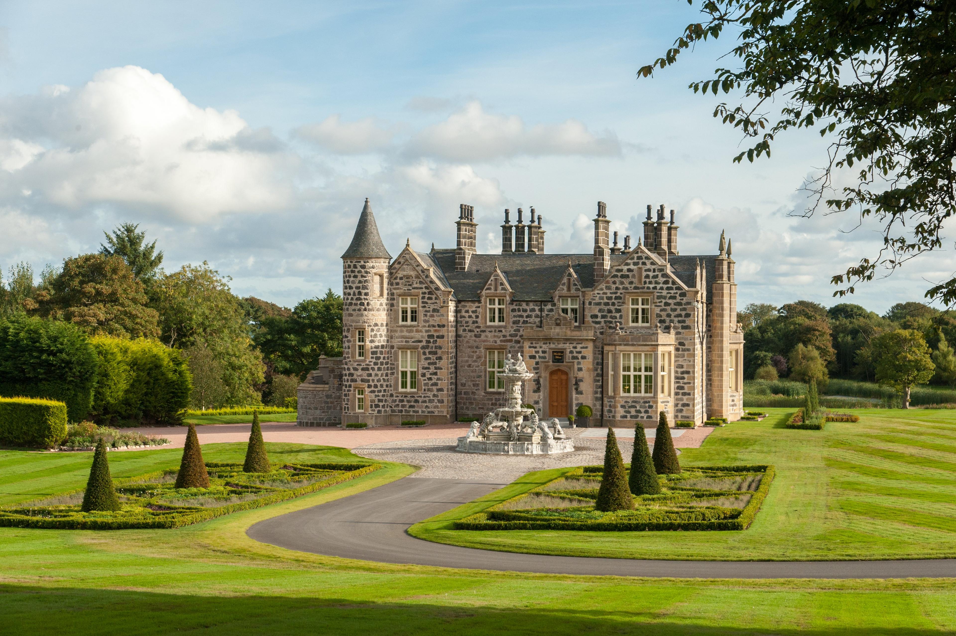 MacLeod House and Lodge