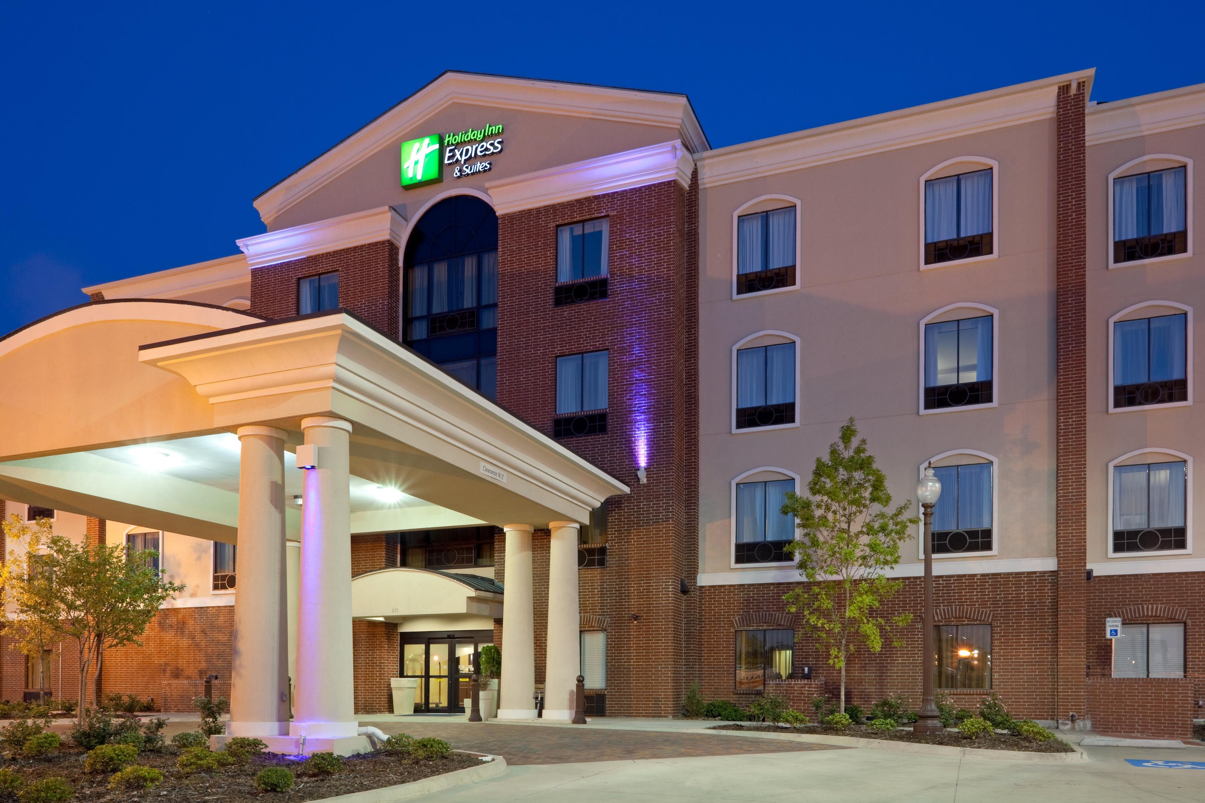 HOLIDAY INN EXP STES ENNIS BY IHG