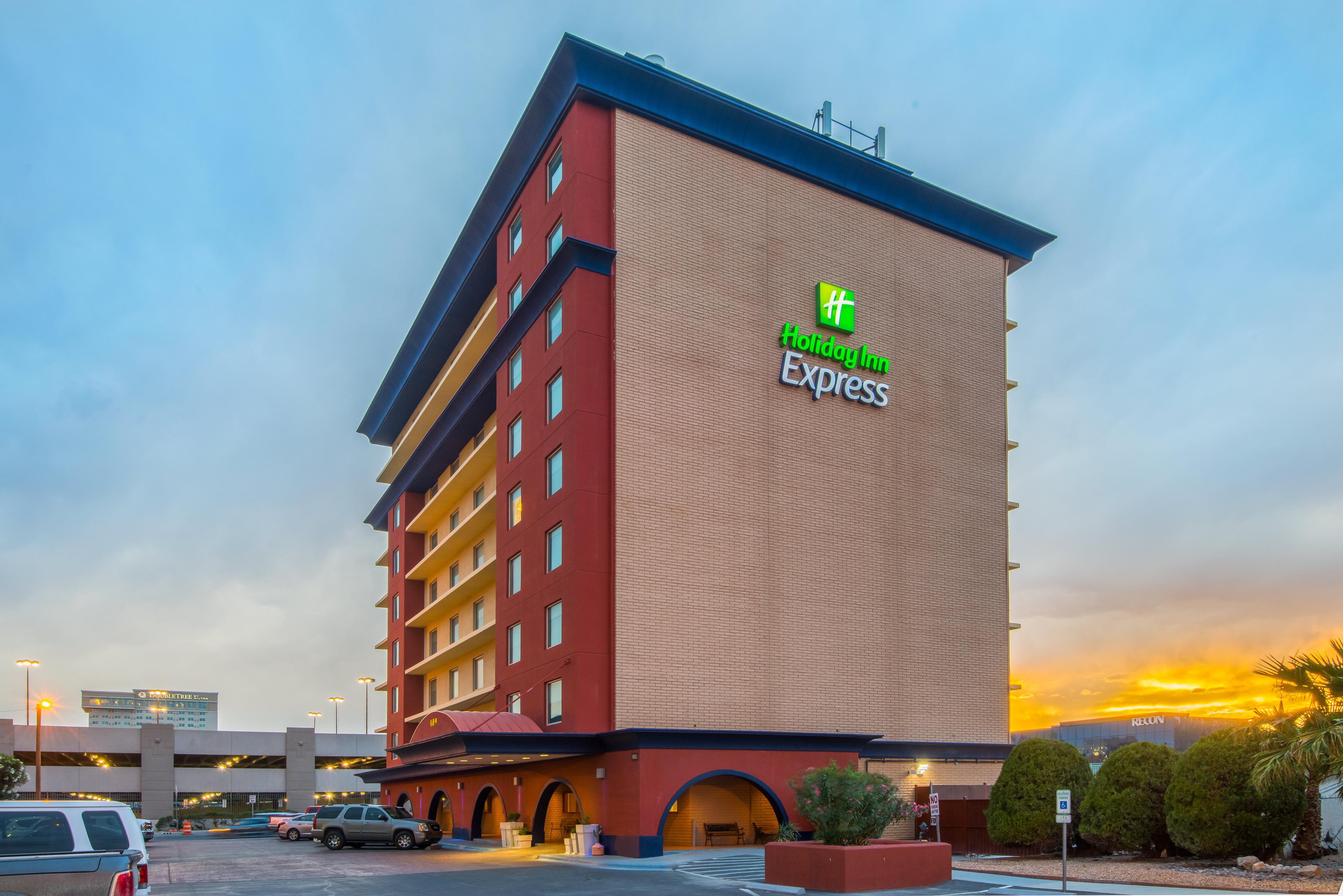 HOLIDAY INN EXP DOWNTOWN BY IHG