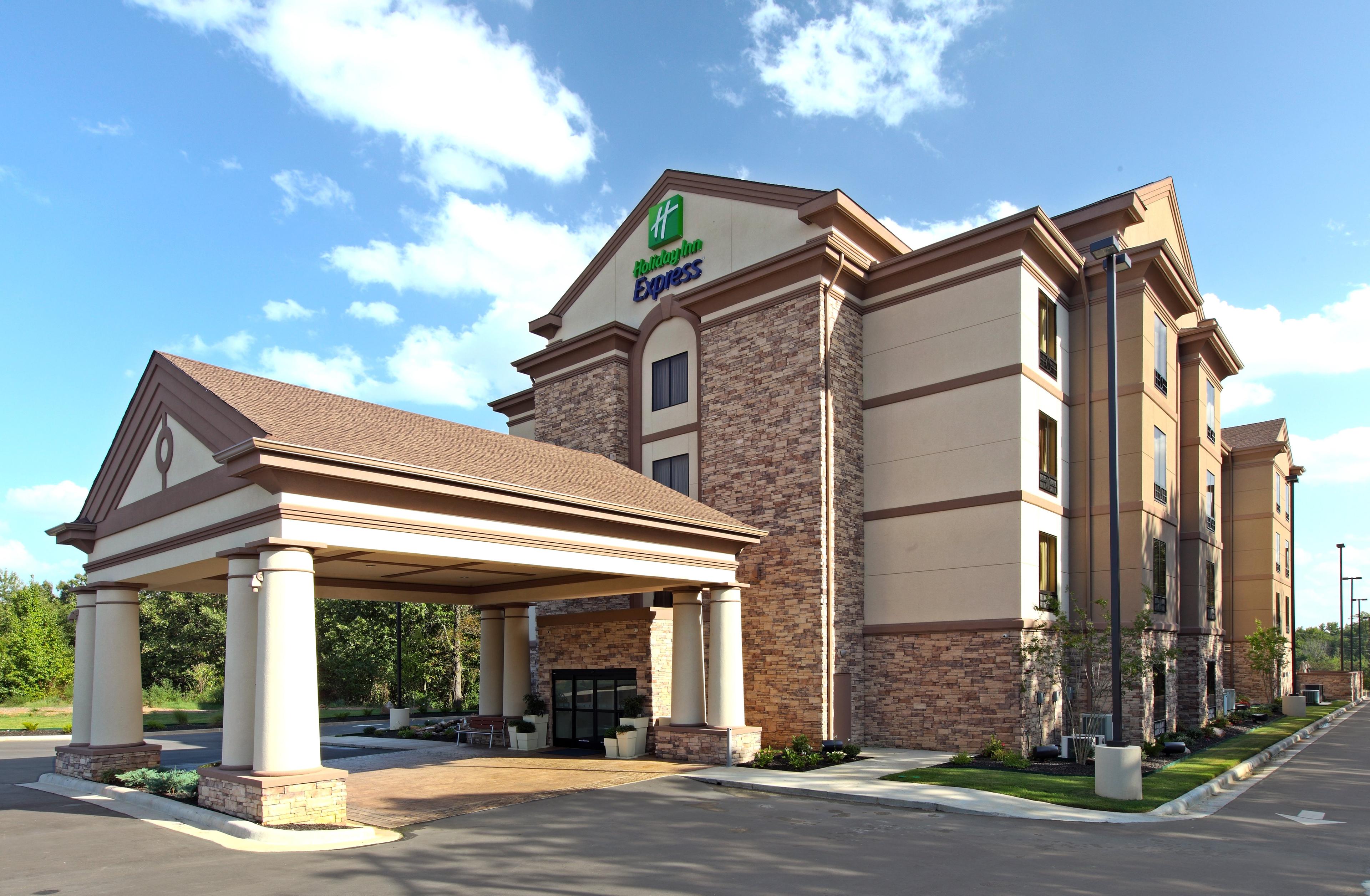 HOLIDAY INN EXP STES MAUMELLE BY IH