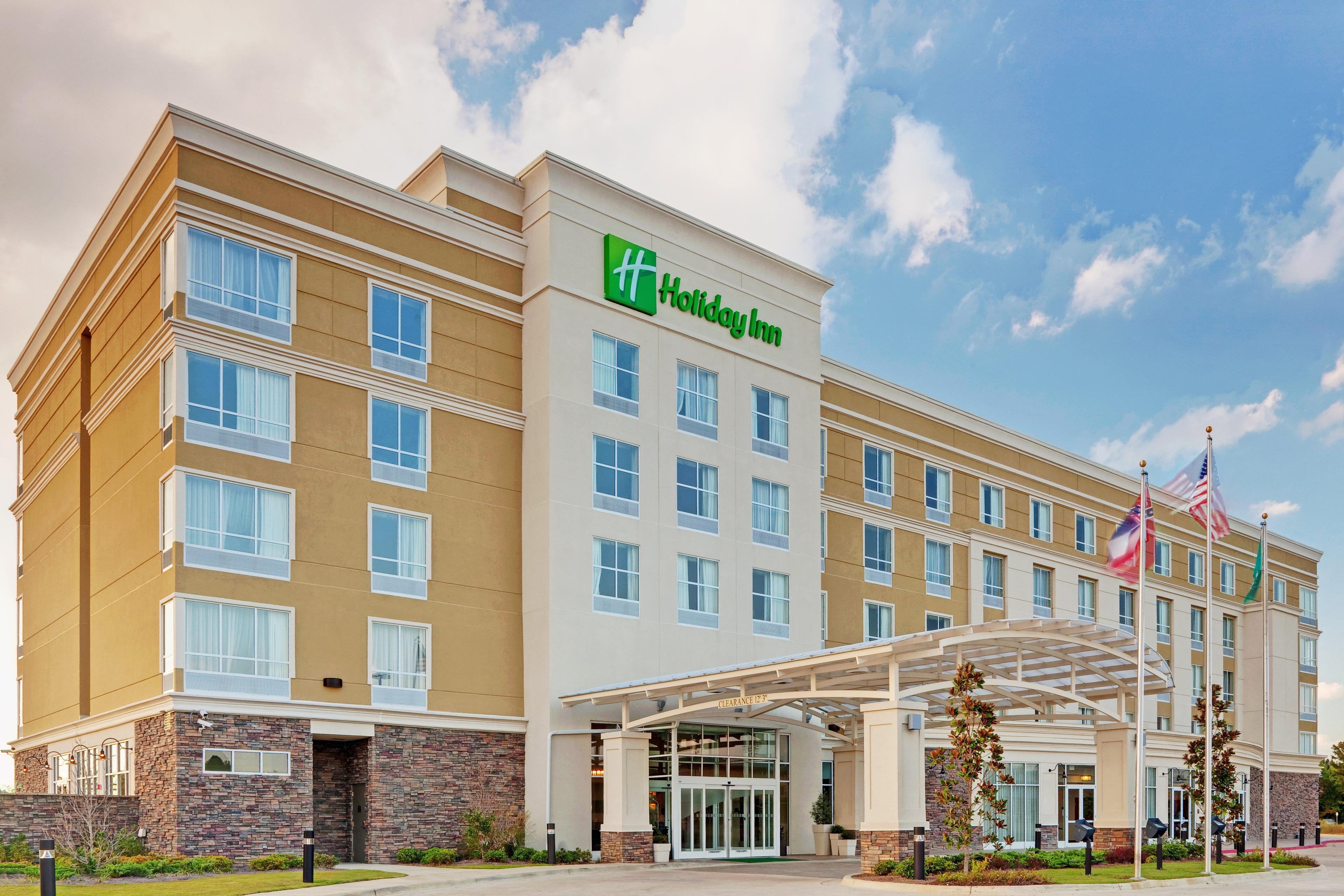 HOLIDAY INN HOTEL SUITES PEARL BY I
