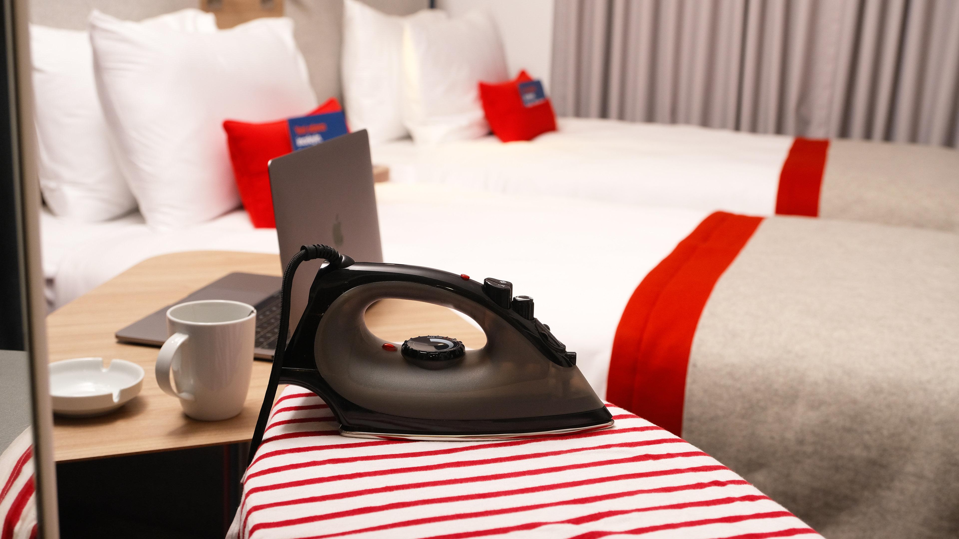 HOLIDAY INN EXP ATAKOY METRO BY IHG