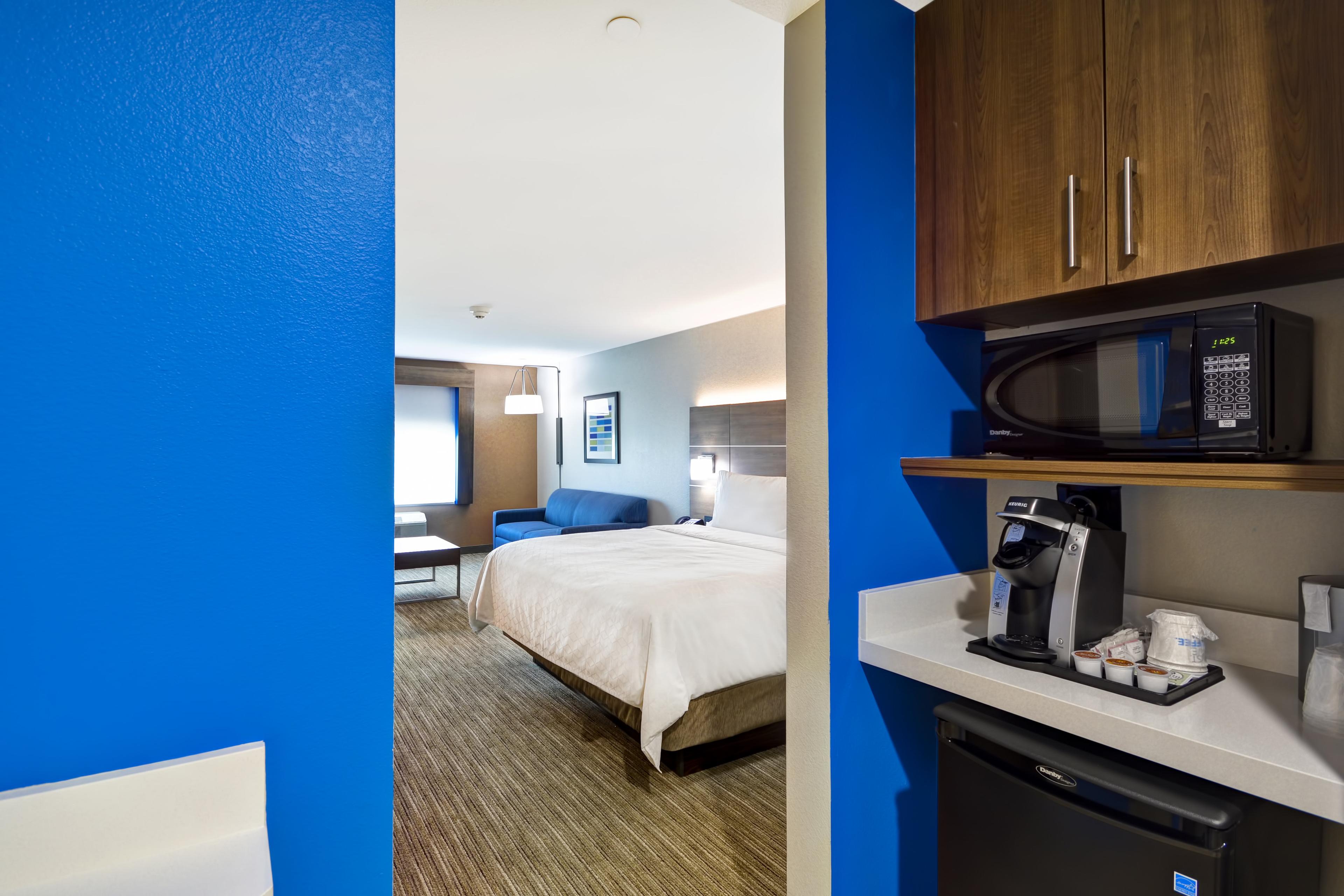 HOLIDAY INN EXP STES BOARDWALK BY I