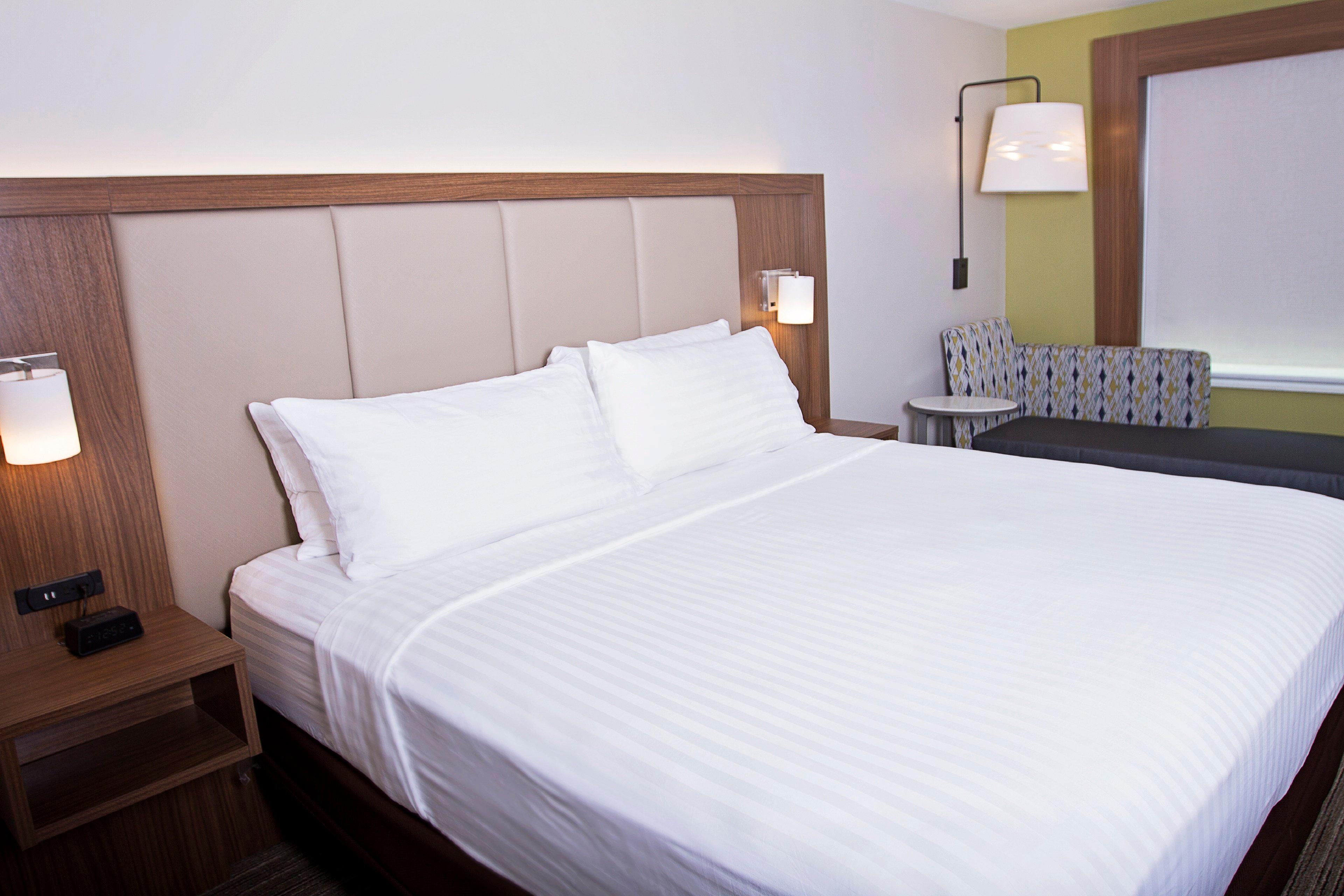HOLIDAY INN EXP STES GREENWOOD BY I
