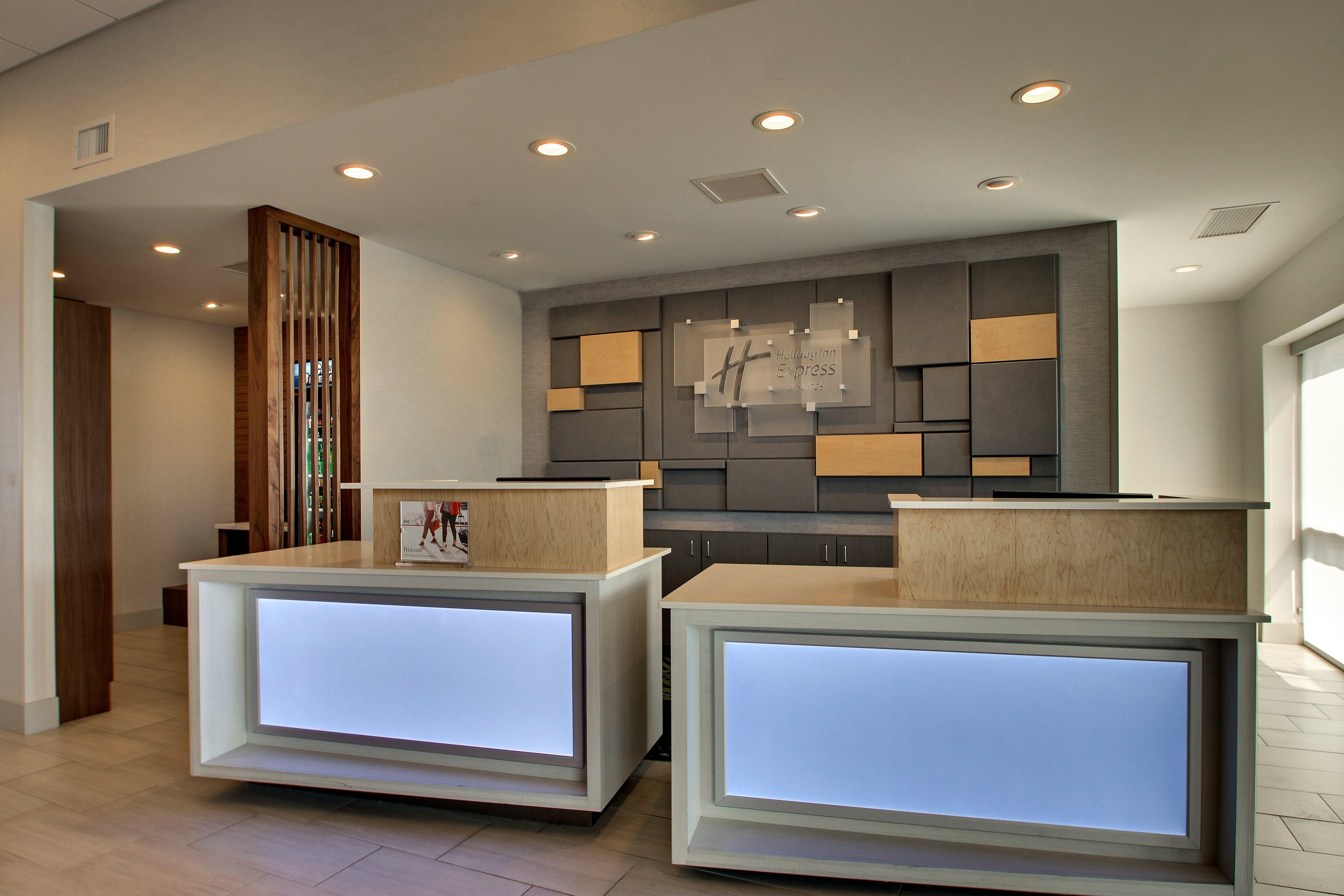 HOLIDAY INN EXP STES FINDLAY N BY I