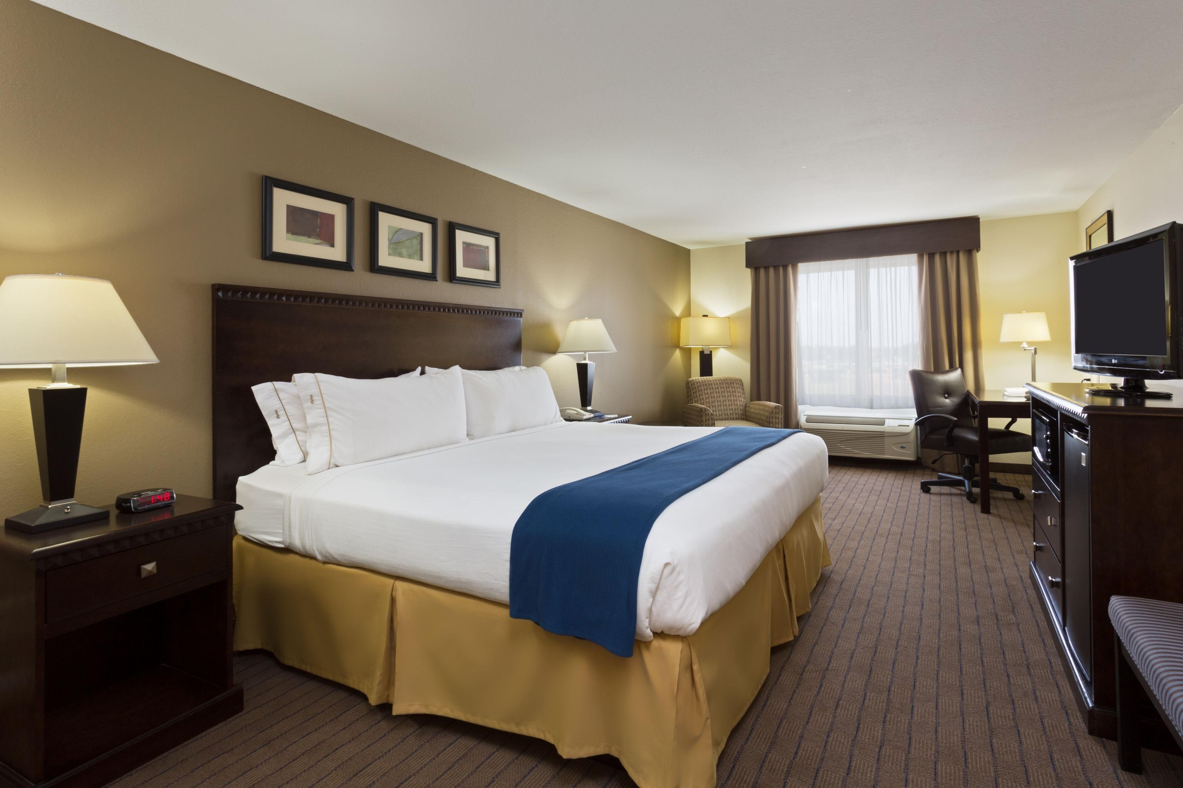 HOLIDAY INN EXP STES MOULTRIE BY IH