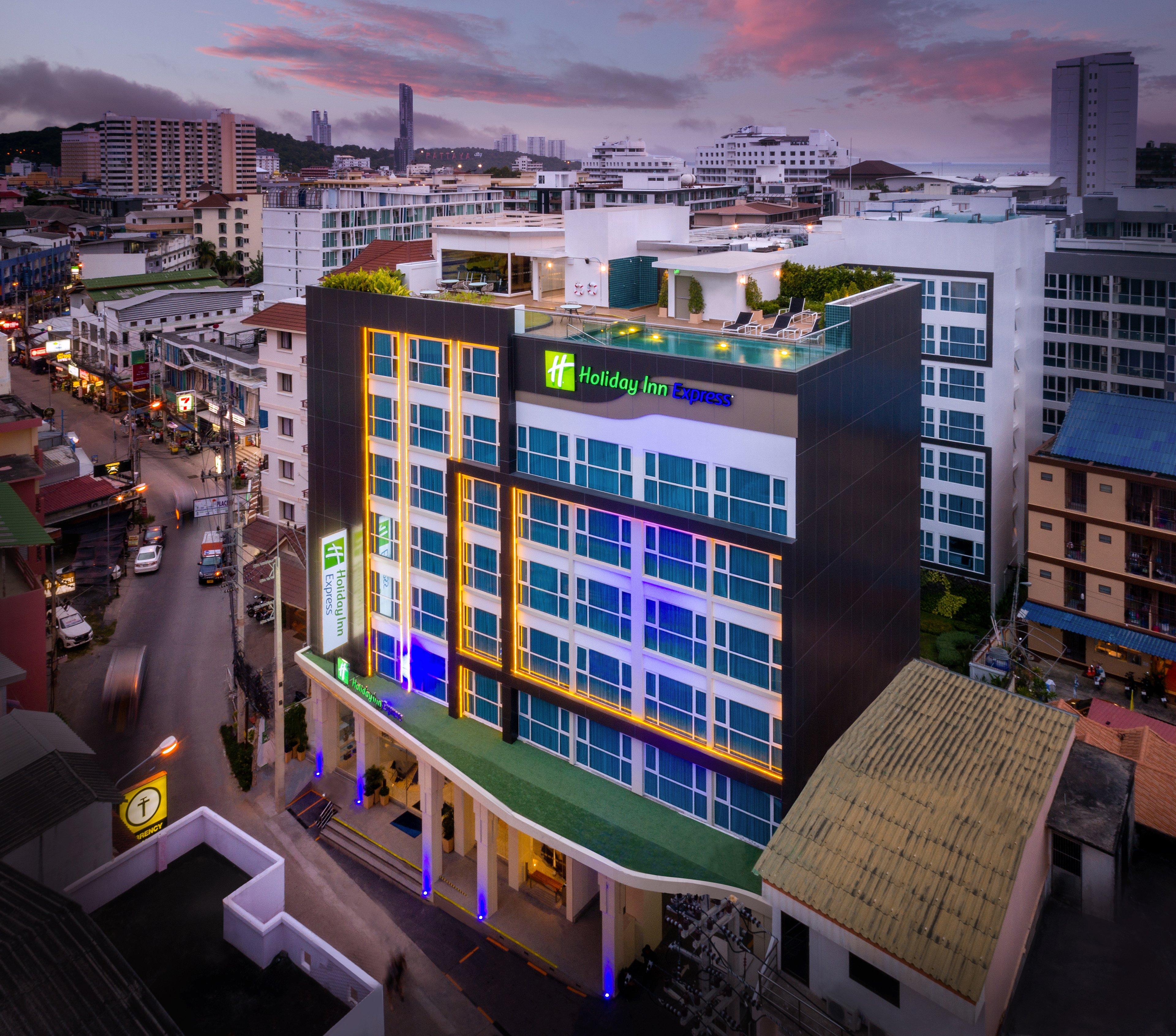 HOLIDAY INN EXP PATTAYA CENTRAL BY