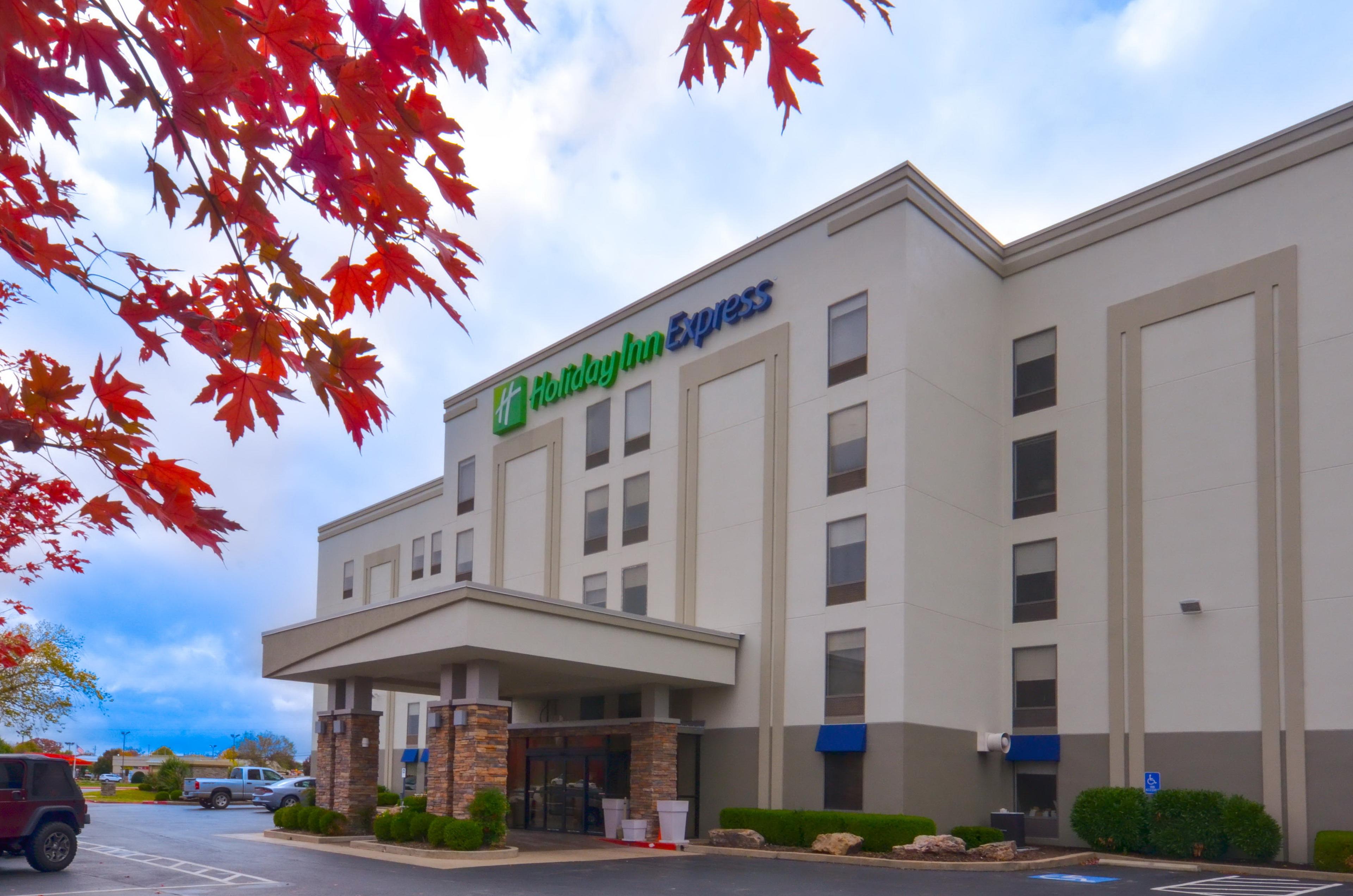 HOLIDAY INN EXPRESS UNIVERSITY BY I
