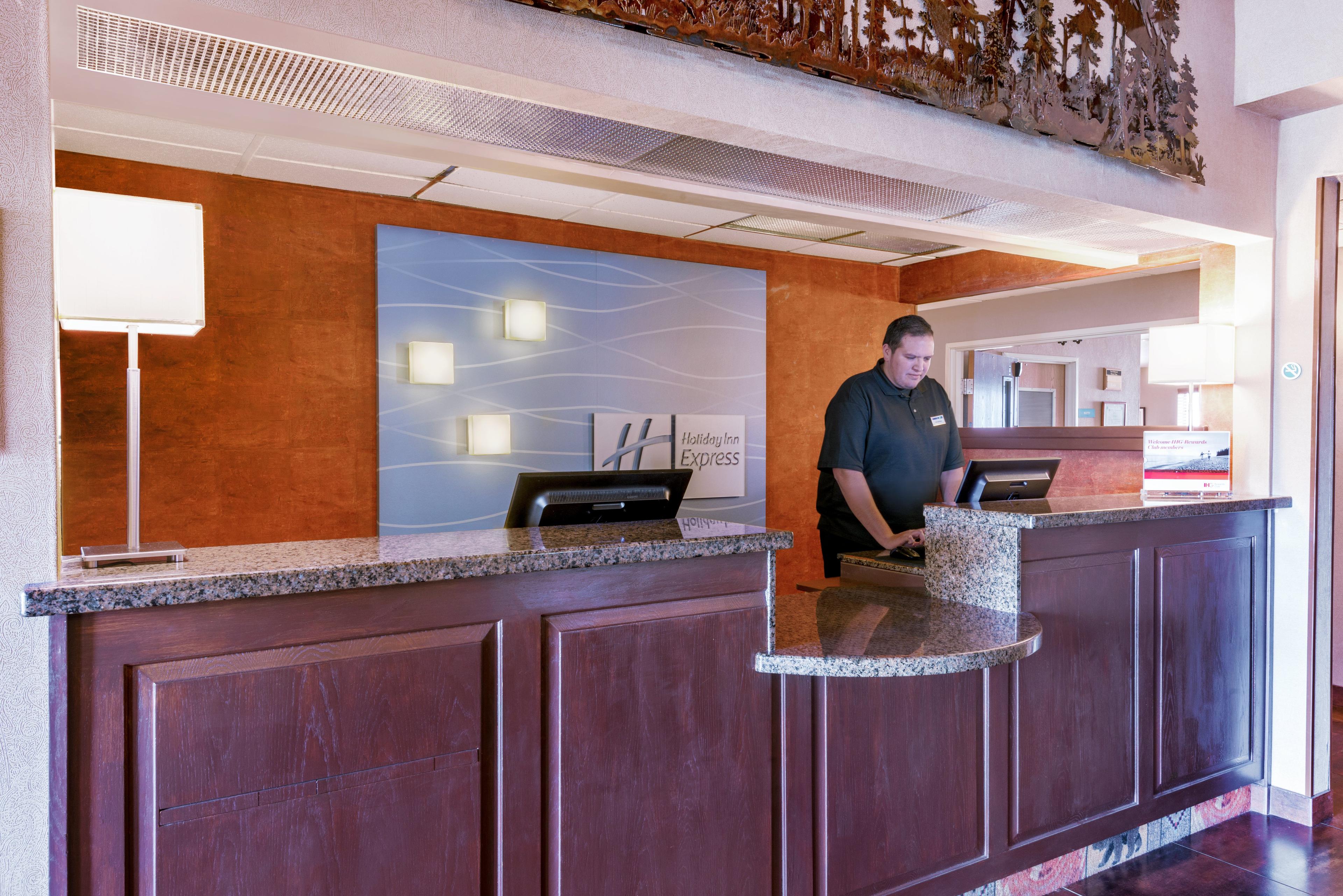 HOLIDAY INN EXP STES RATON BY IHG
