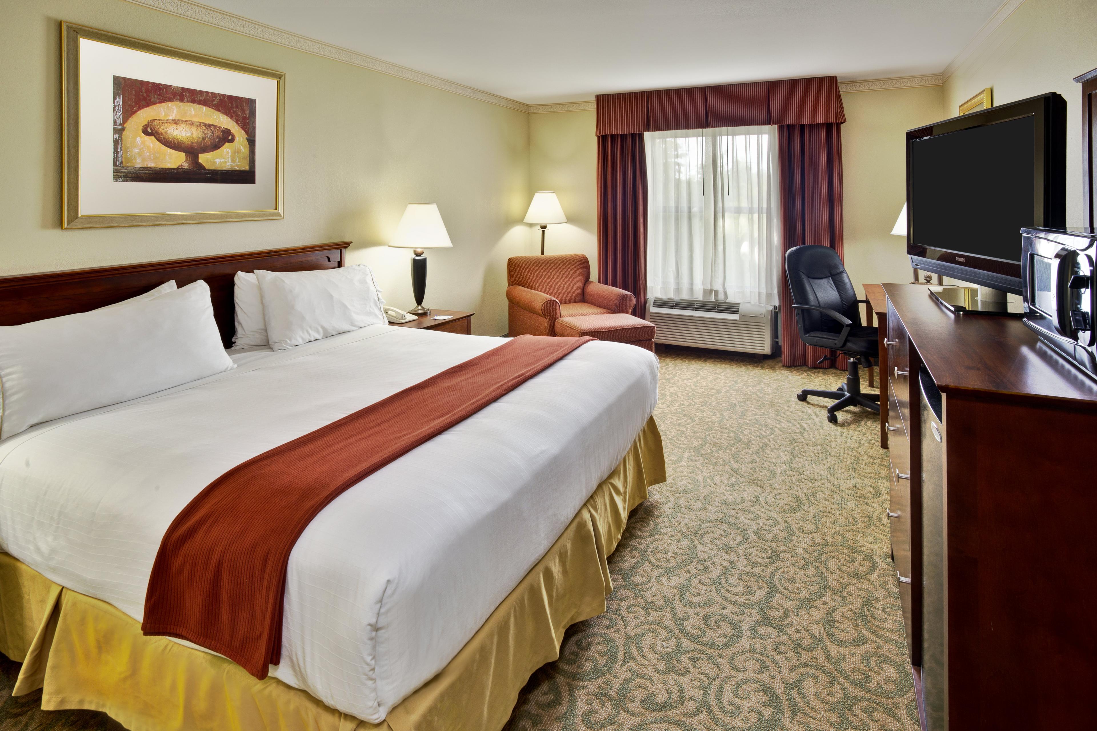 HOLIDAY INN EXP BREAUX BRIDGE BY IH