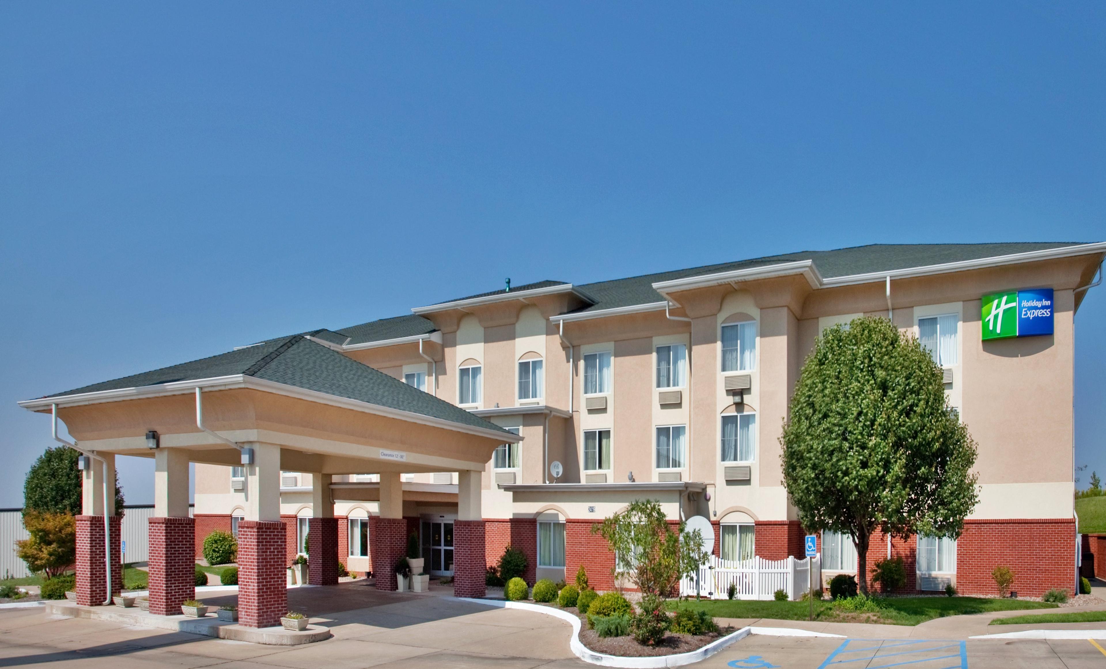 HOLIDAY INN EXPRESS BOONVILLE BY IH