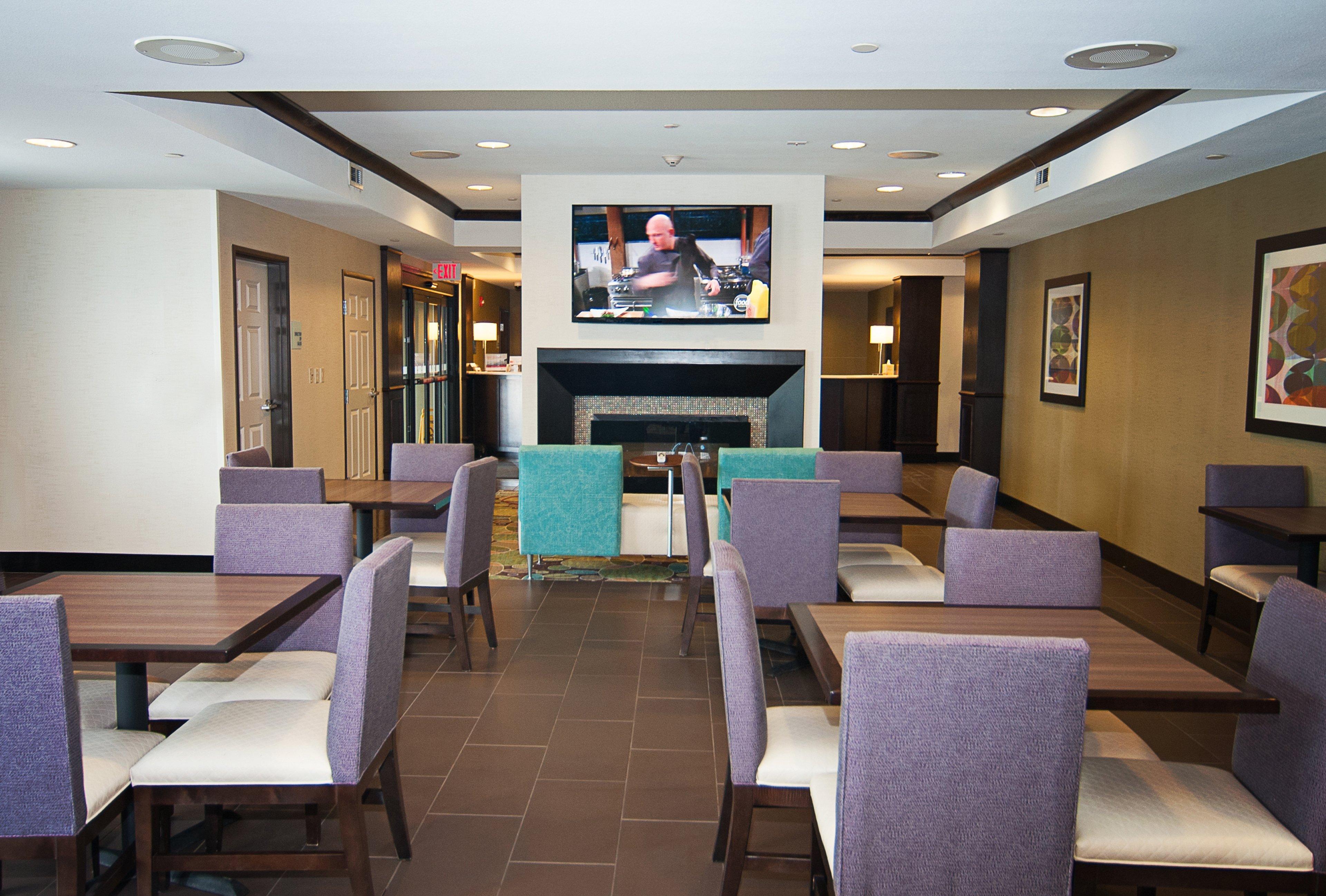 HOLIDAY INN EXP STES WICHITA NE BY
