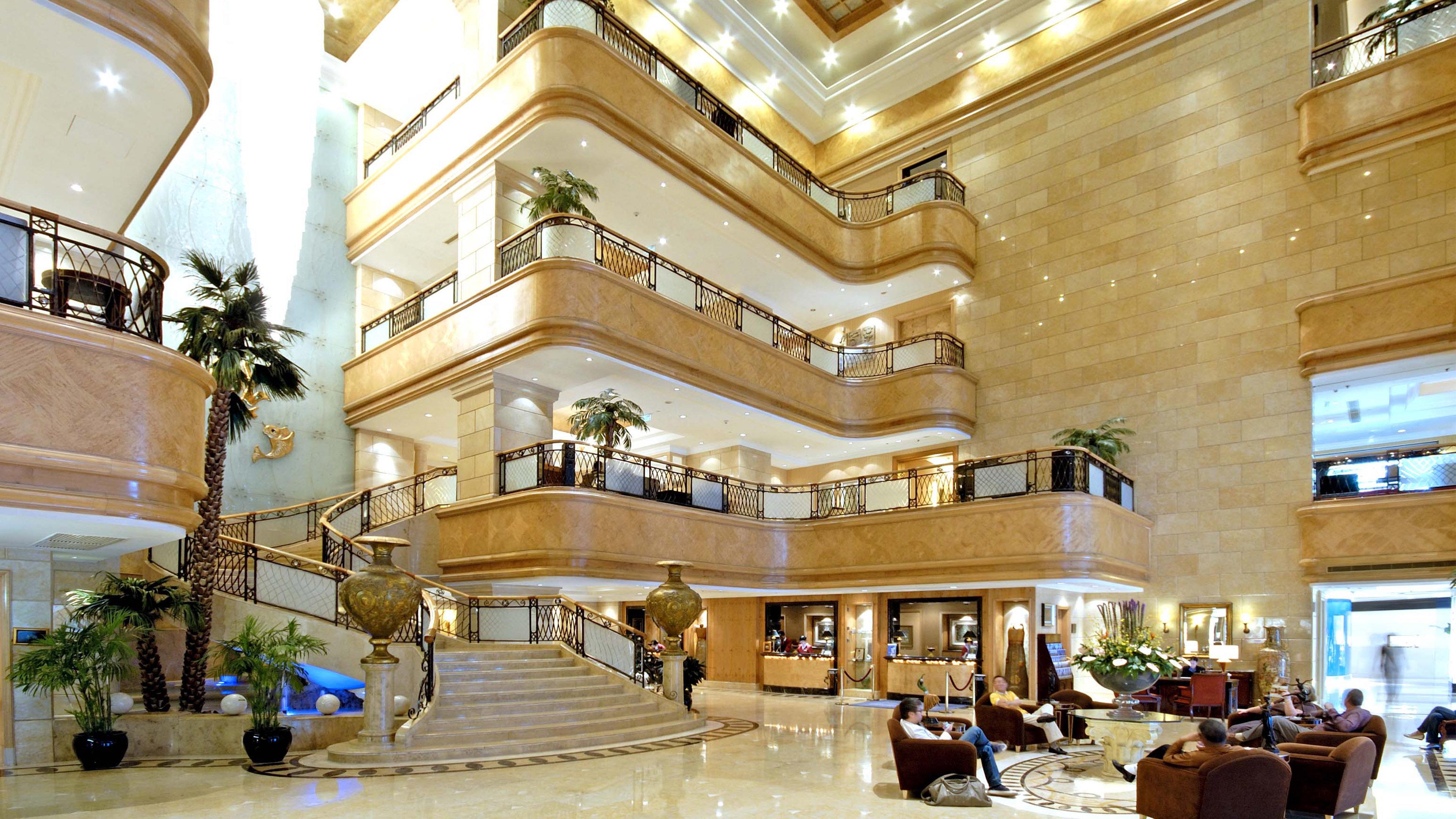 CROWNE PLAZA QINGDAO BY IHG
