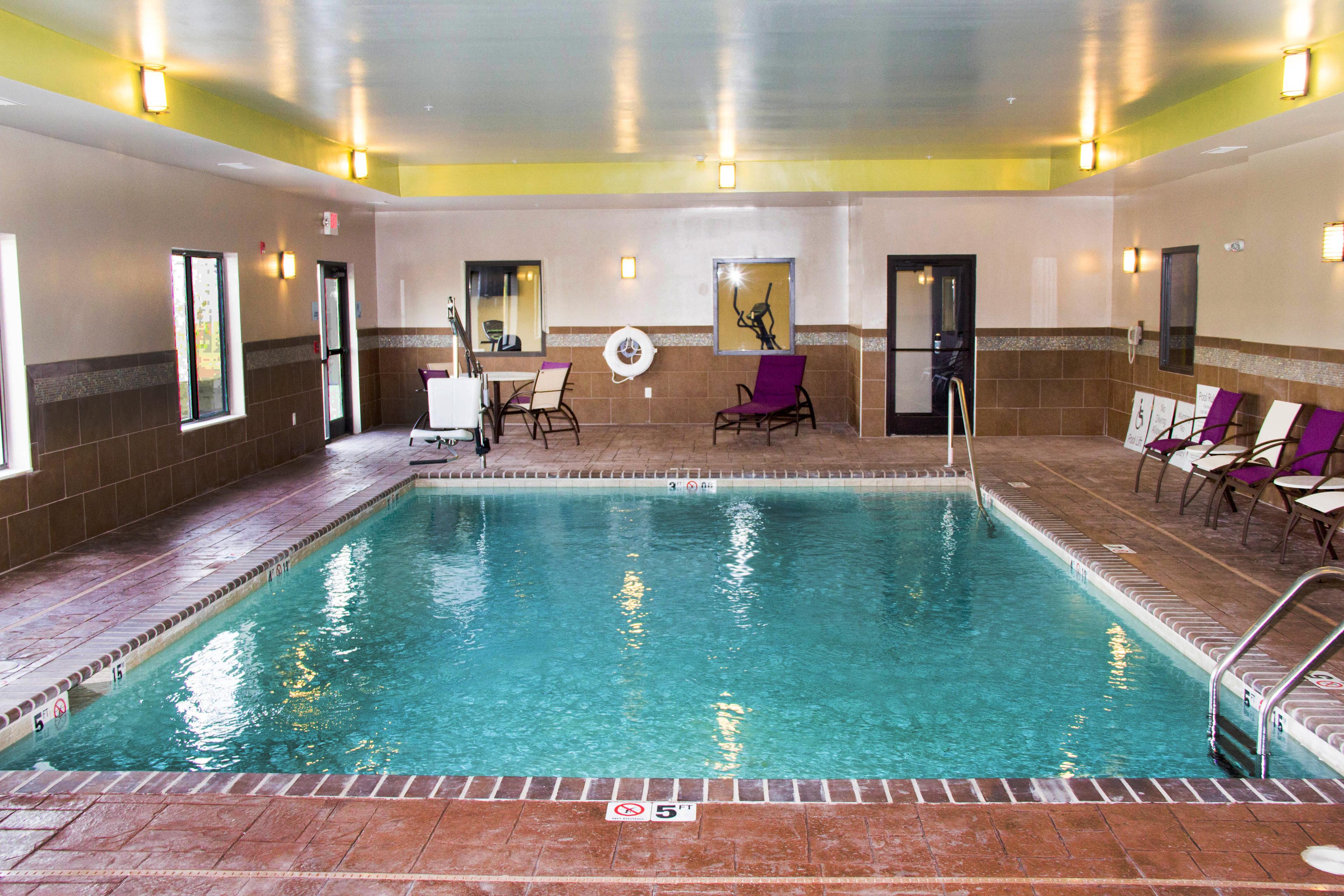 HOLIDAY INN EXP STES SIKESTON BY IH