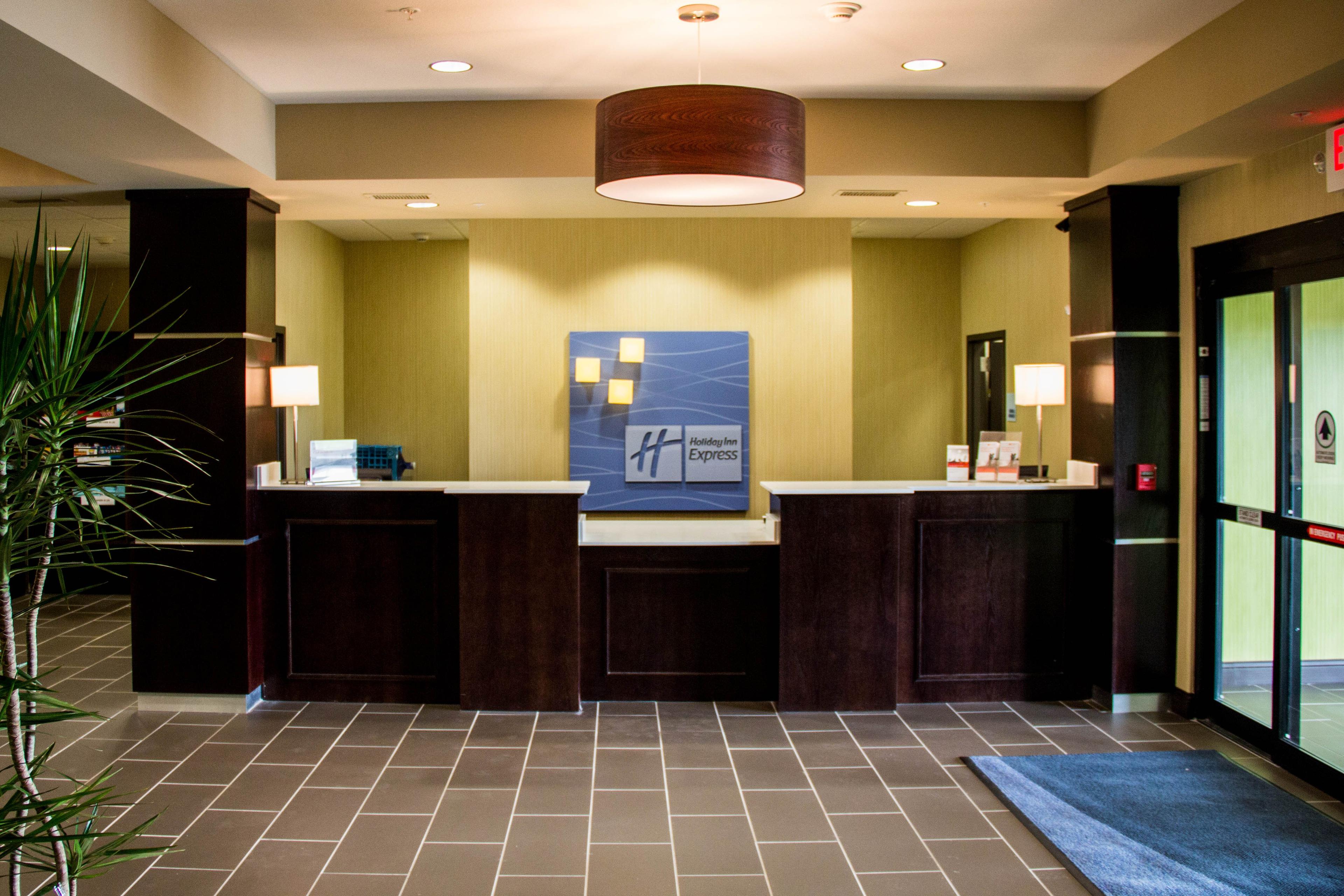 HOLIDAY INN EXP STES SIKESTON BY IH