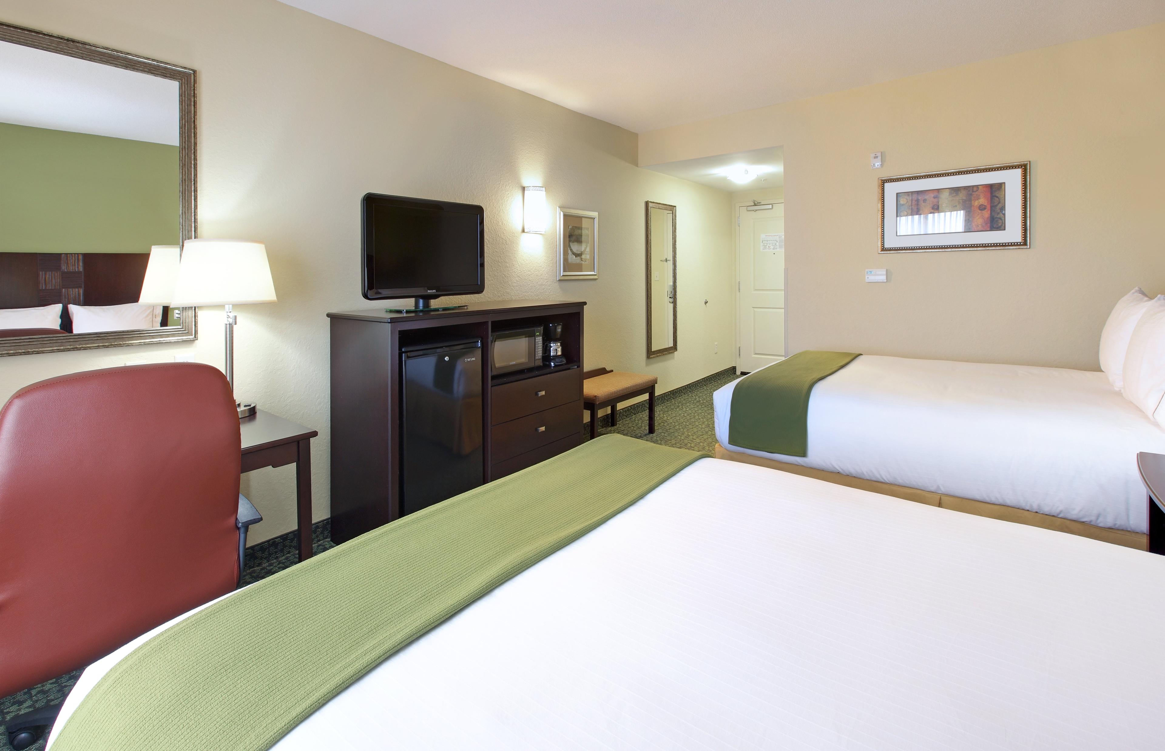 HOLIDAY INN EXP STES COVINGTON BY I