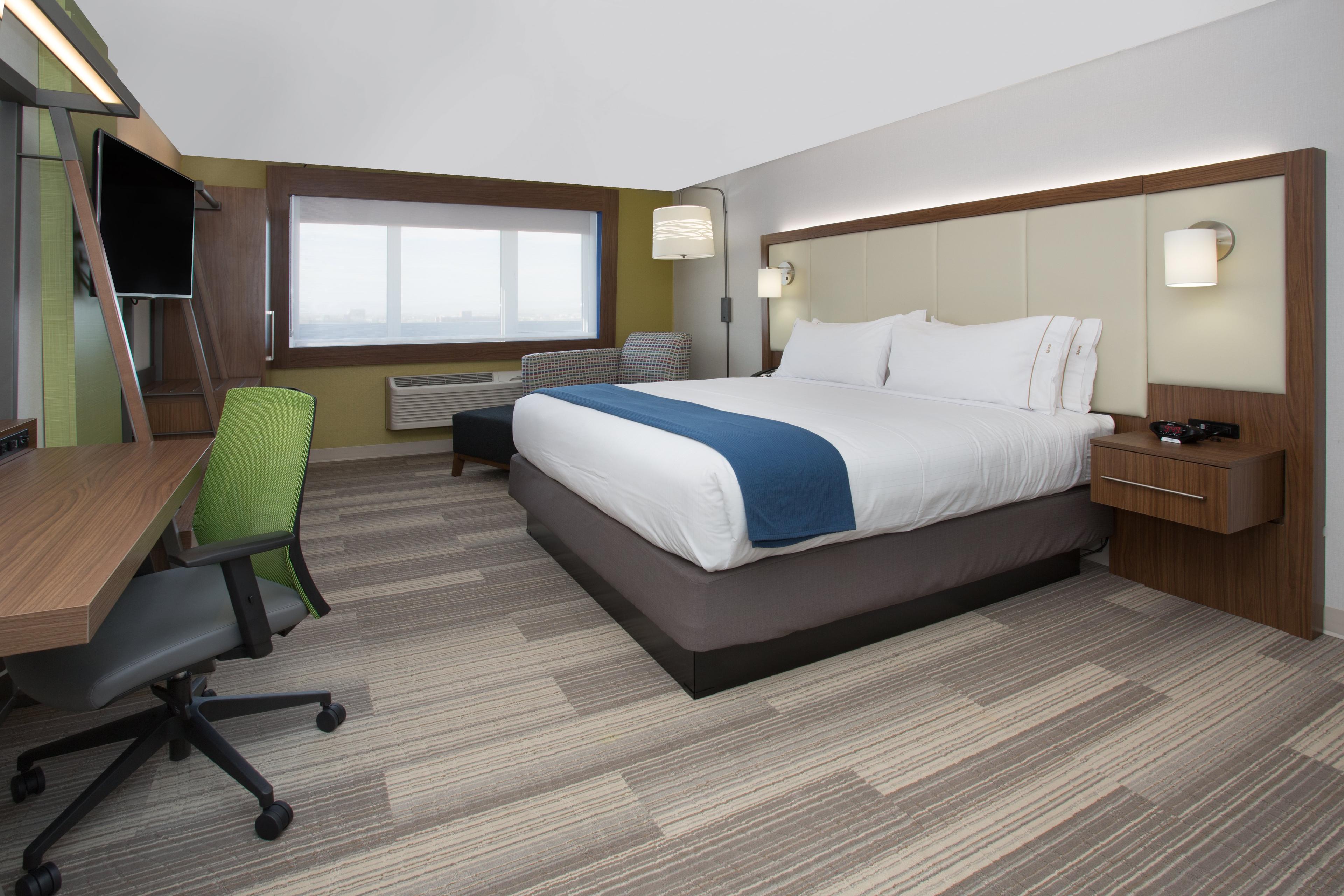 HOLIDAY INN EXP STES REDDING BY IHG