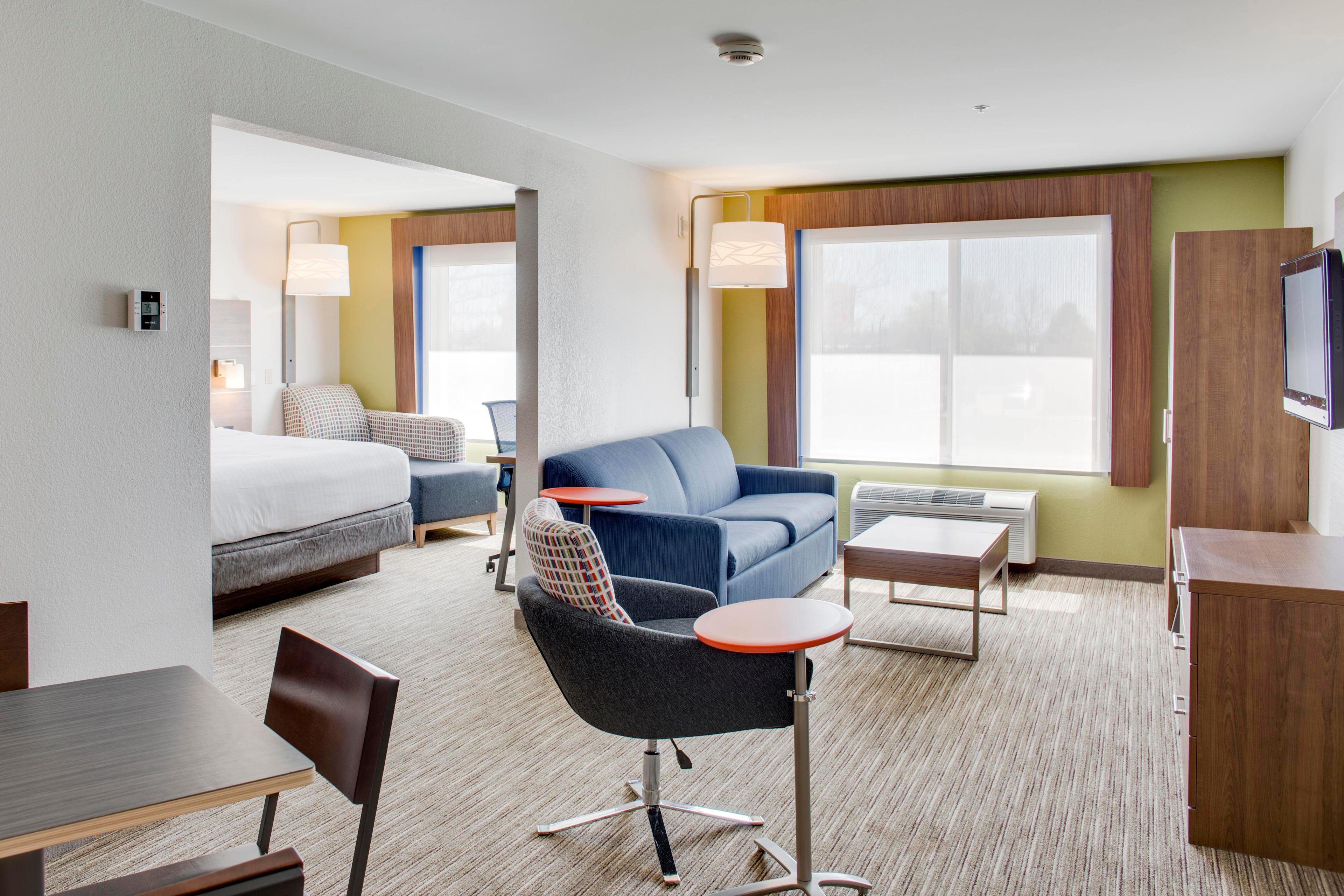 HOLIDAY INN EXP-STES CHICKASHA BY I