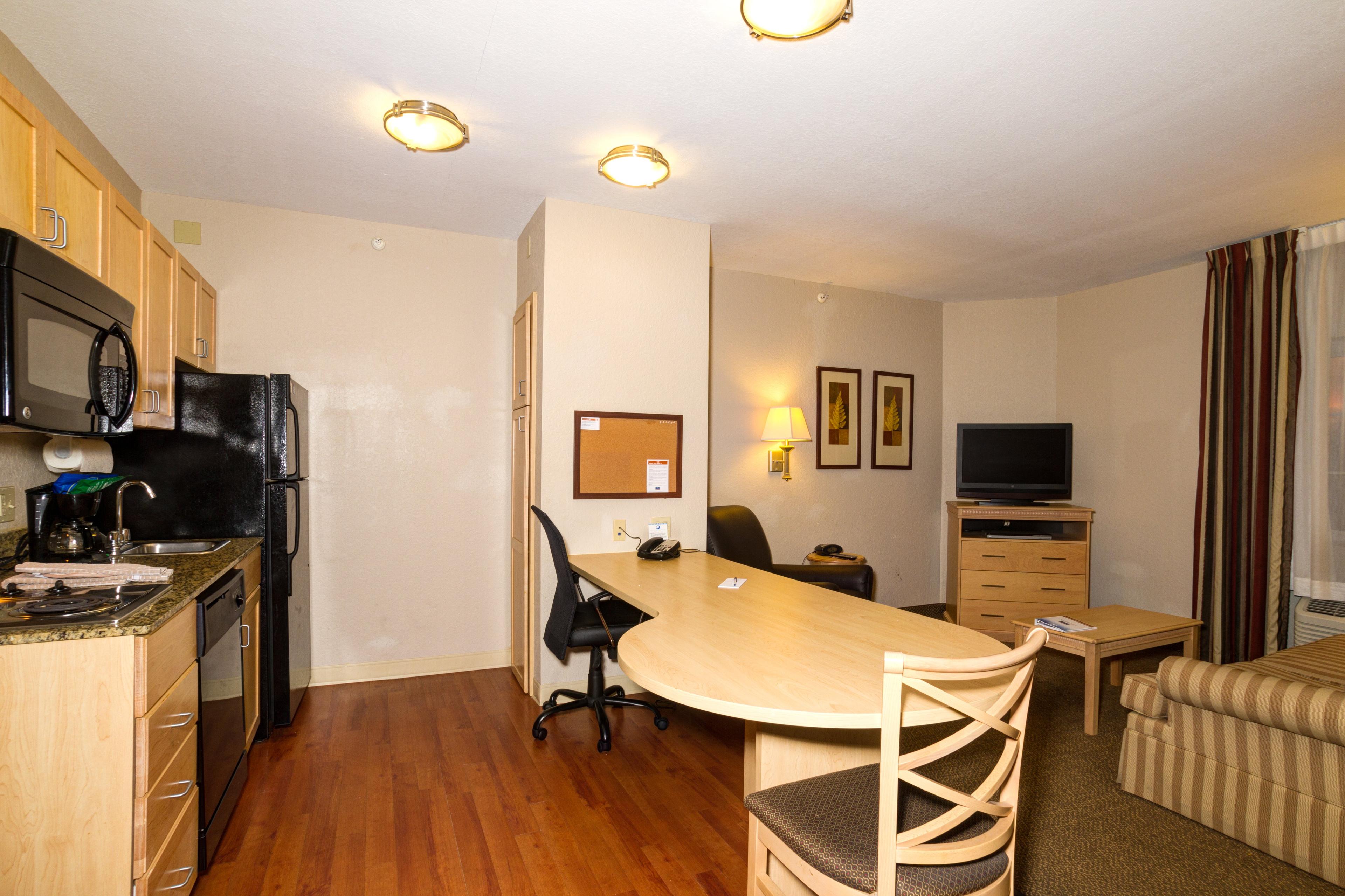 CANDLEWOOD SUITES FT MYERS I75 BY I