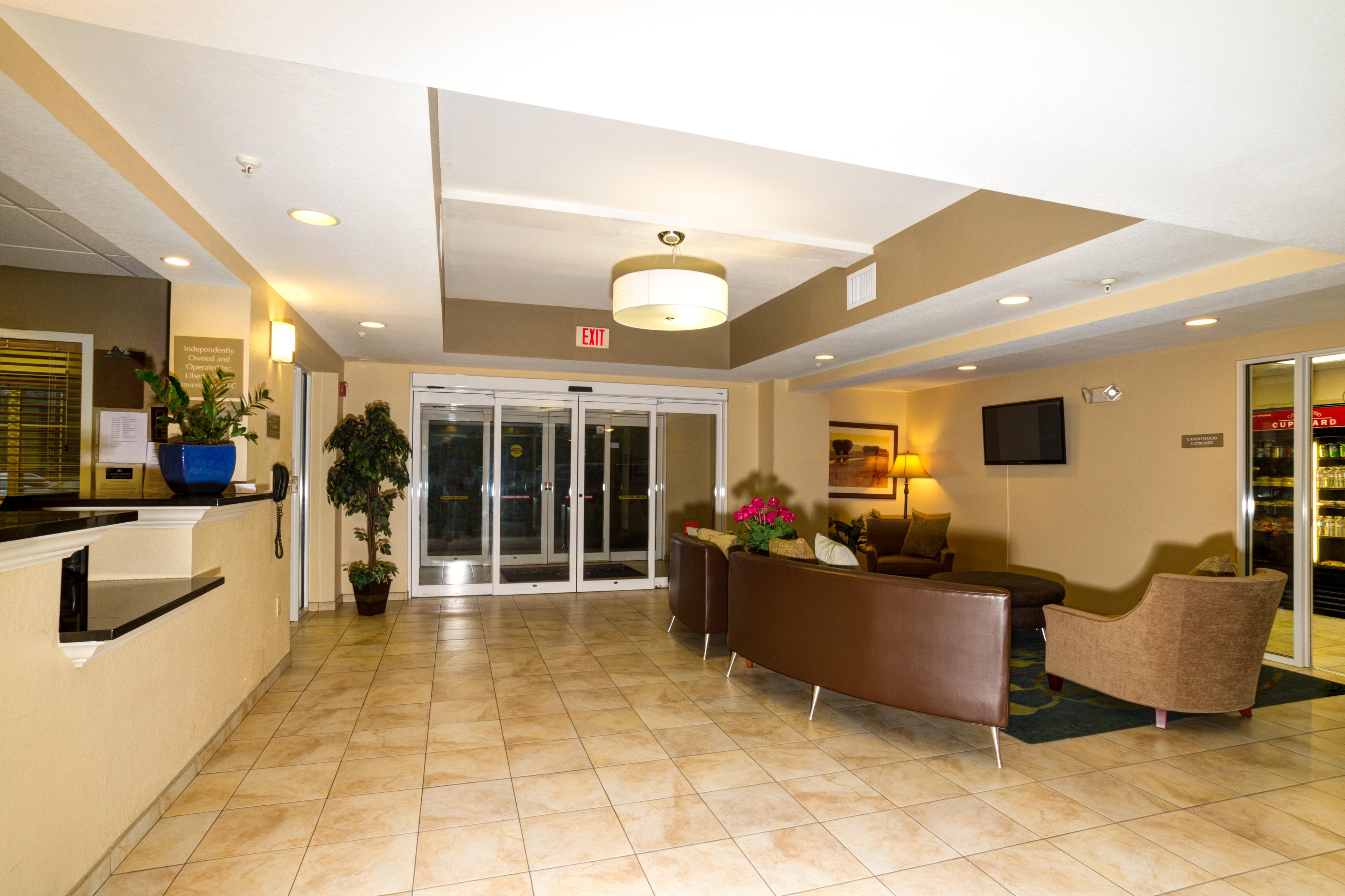 CANDLEWOOD SUITES FT MYERS I75 BY I