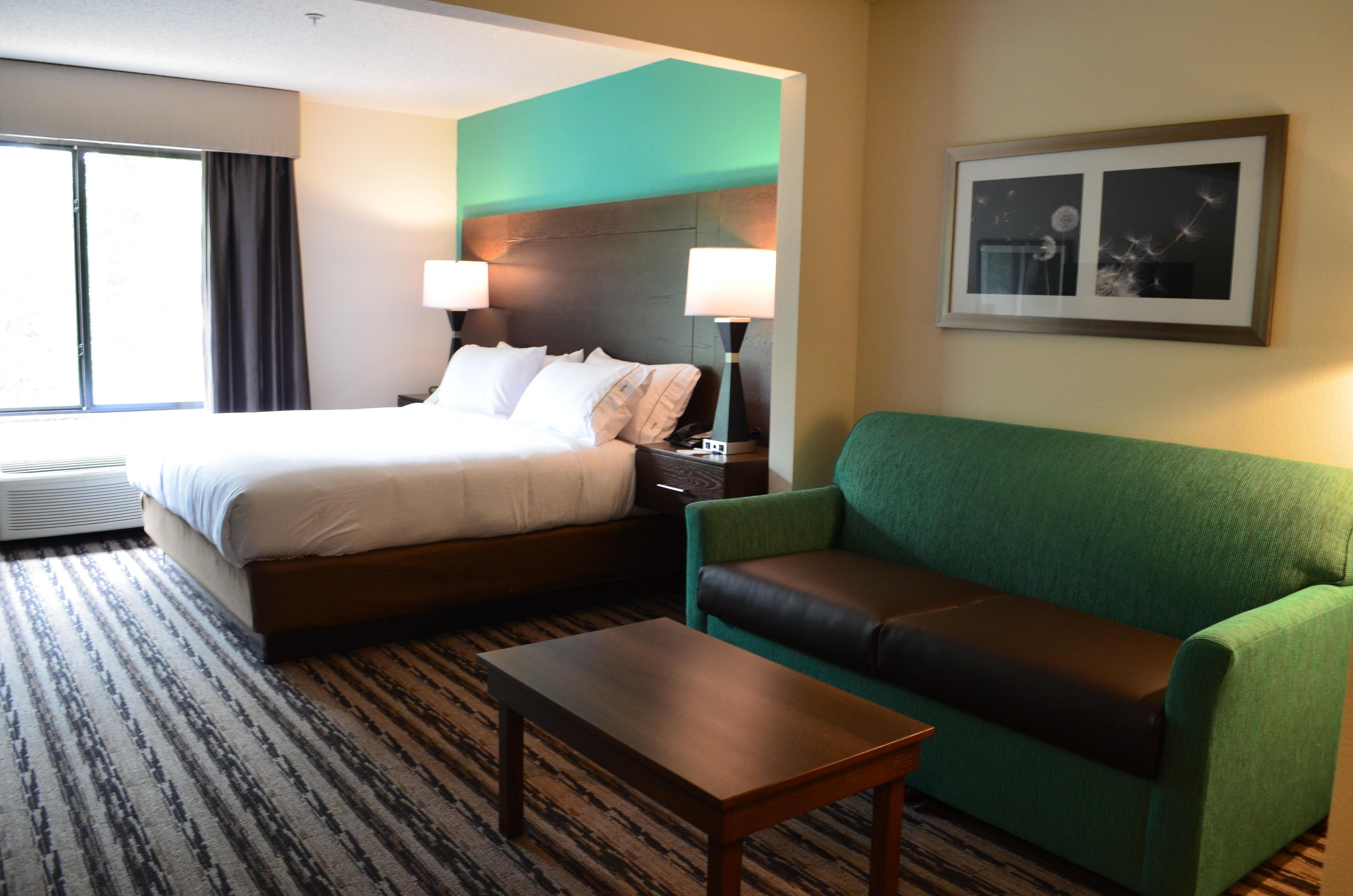 HOLIDAY INN EXP MADISON BY IHG