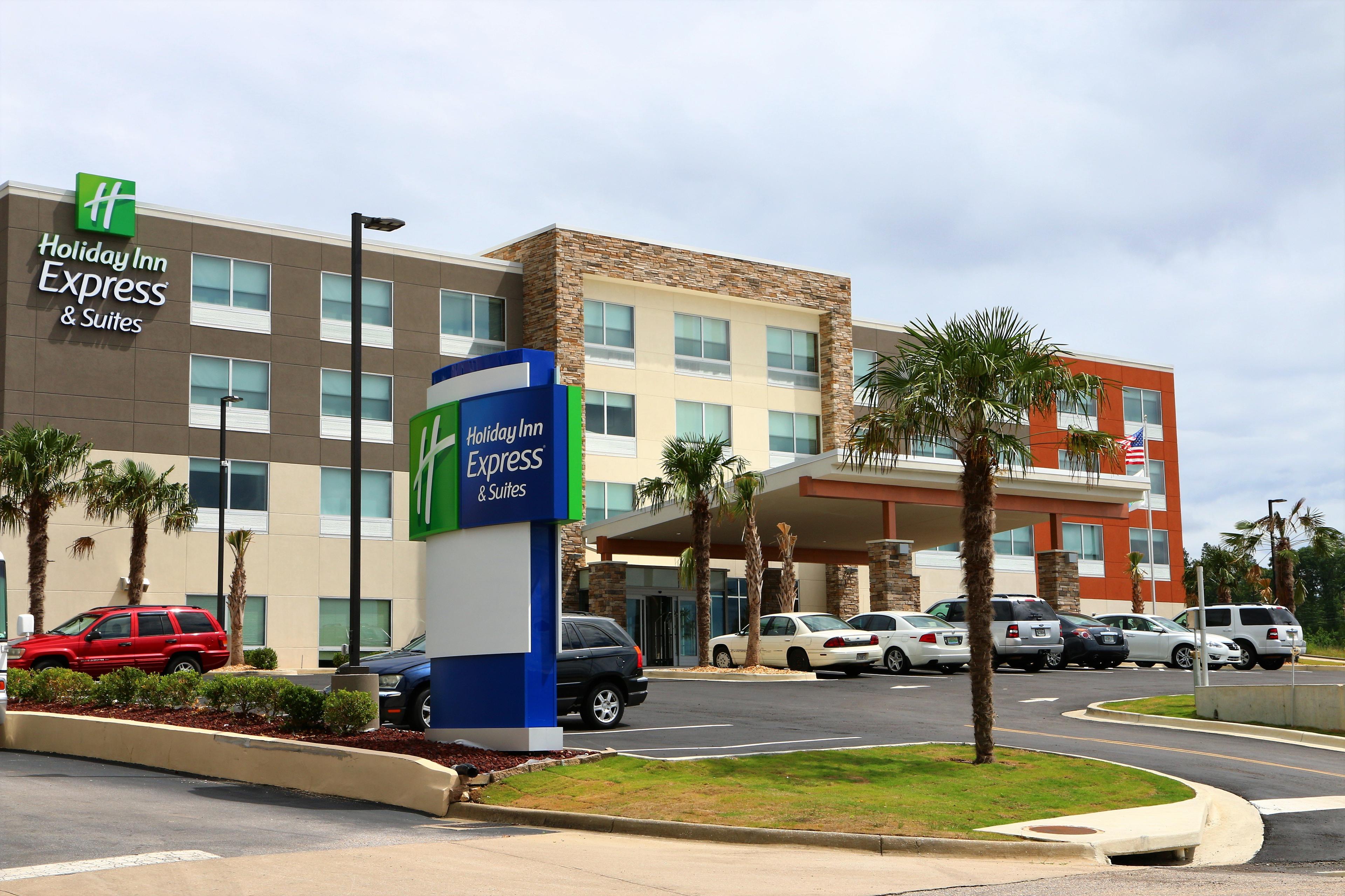 HOLIDAY INN EXP STES ALABASTER BY I