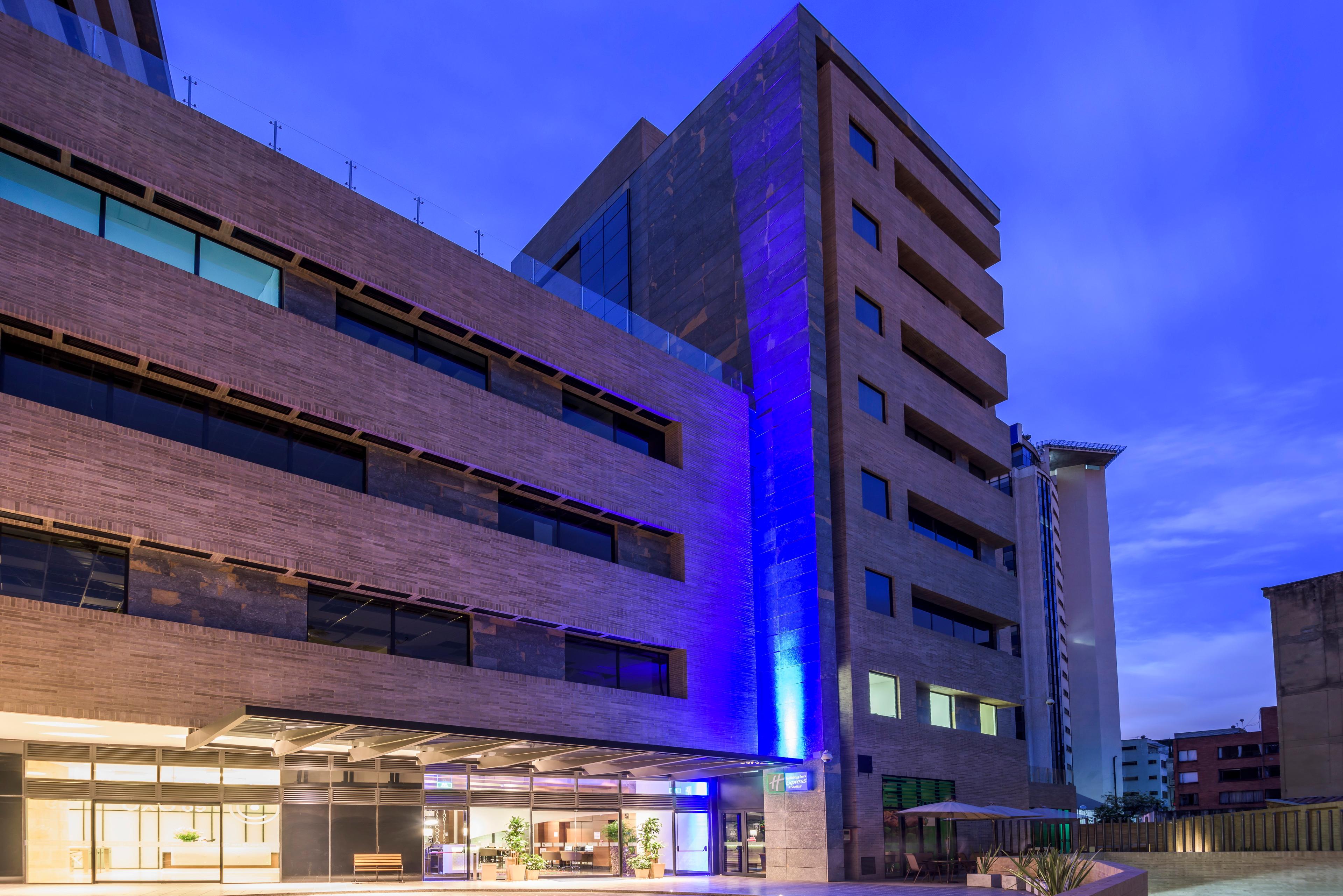 HOLIDAY INN EXP STES ZONA FINANCIER