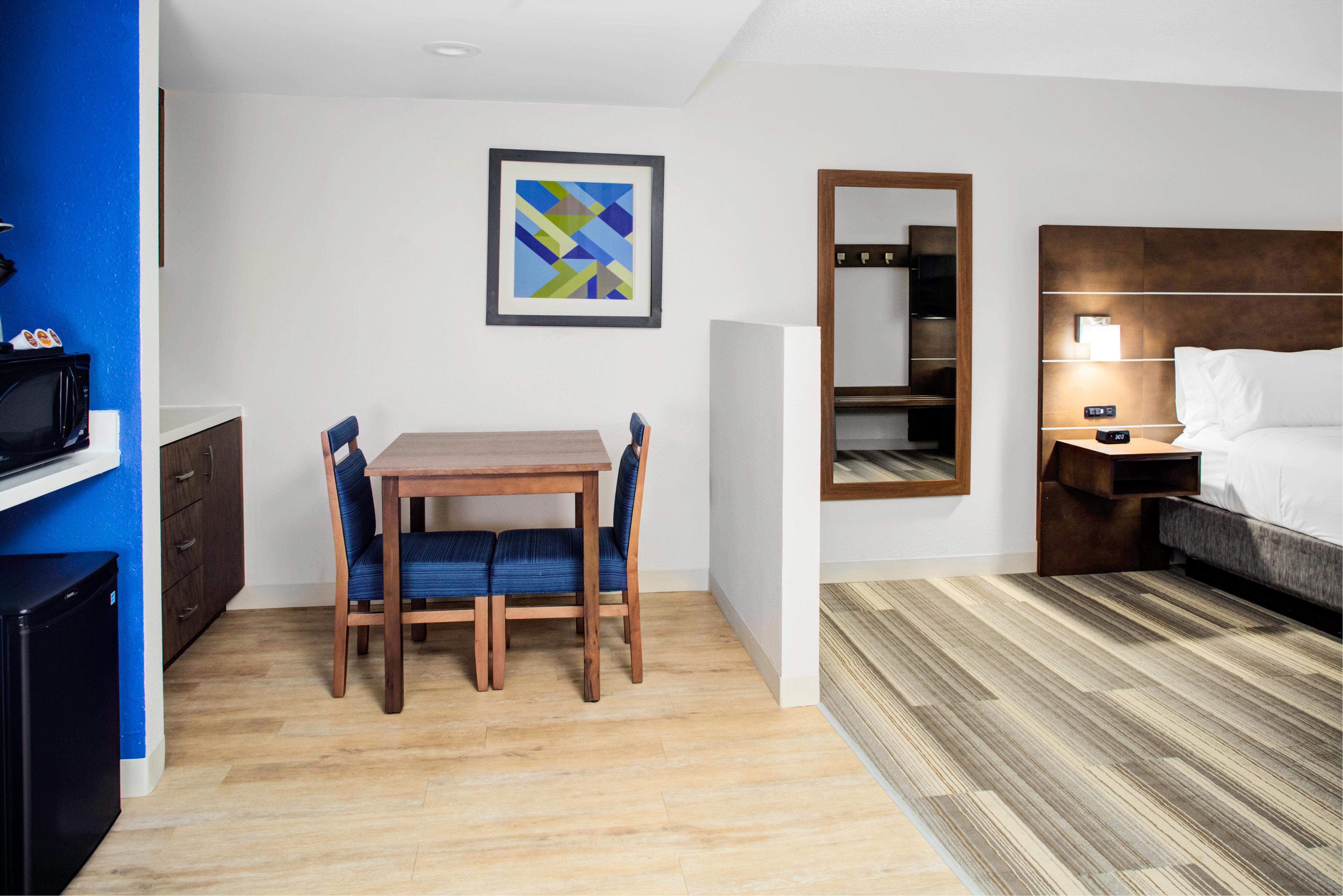 HOLIDAY INN EXP CHESTER BY IHG