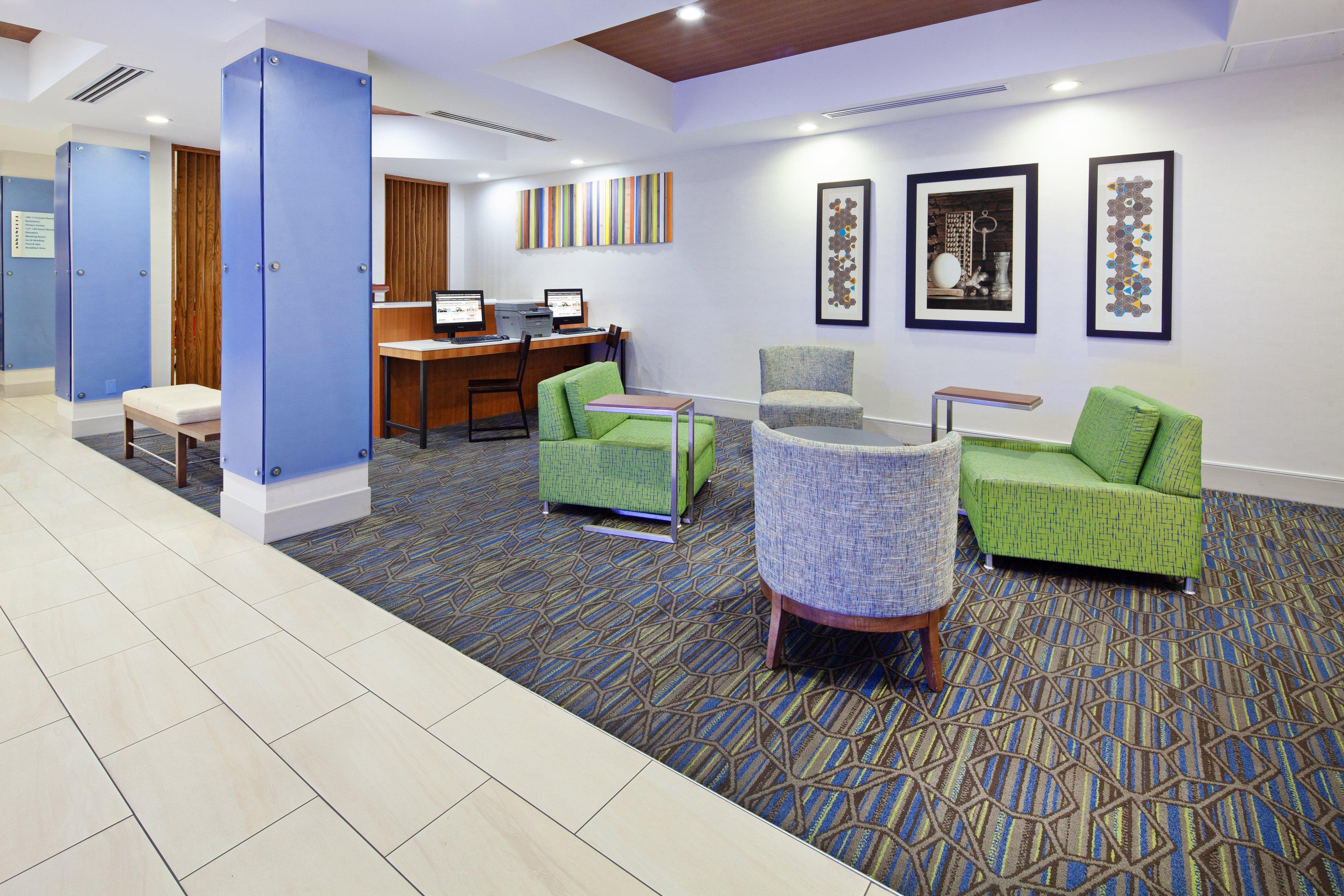 HOLIDAY INN EXP STES CLOVIS BY IHG