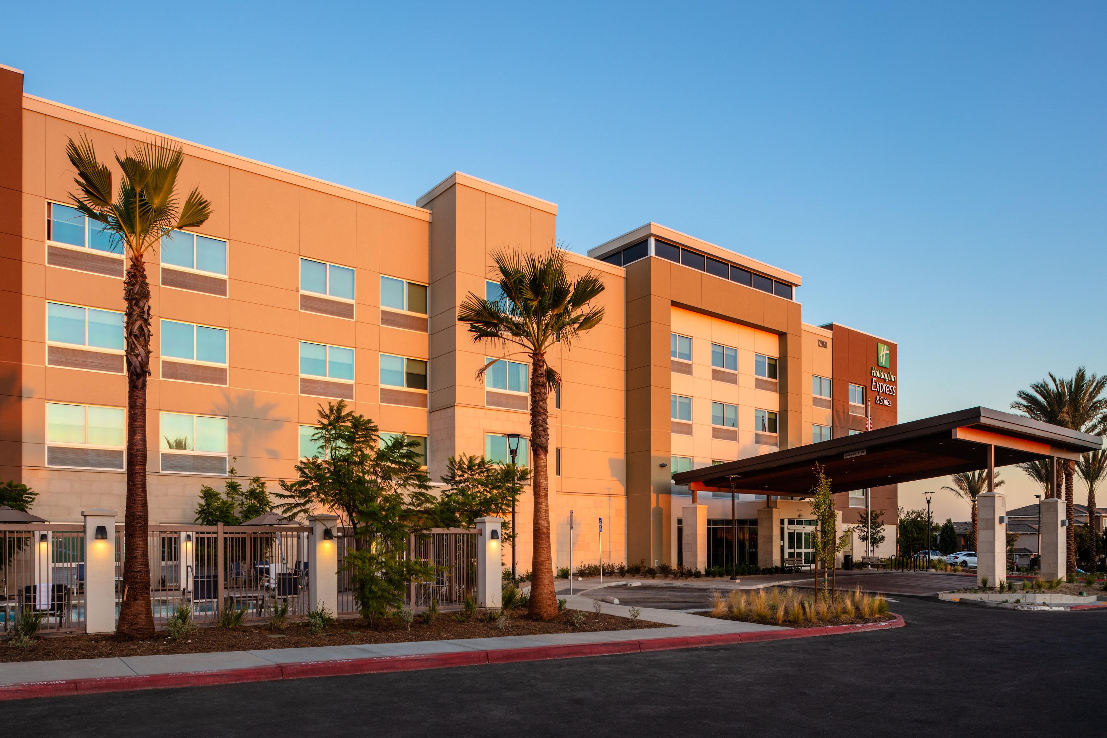 HOLIDAY INN EXP STES MORENO VALLEY
