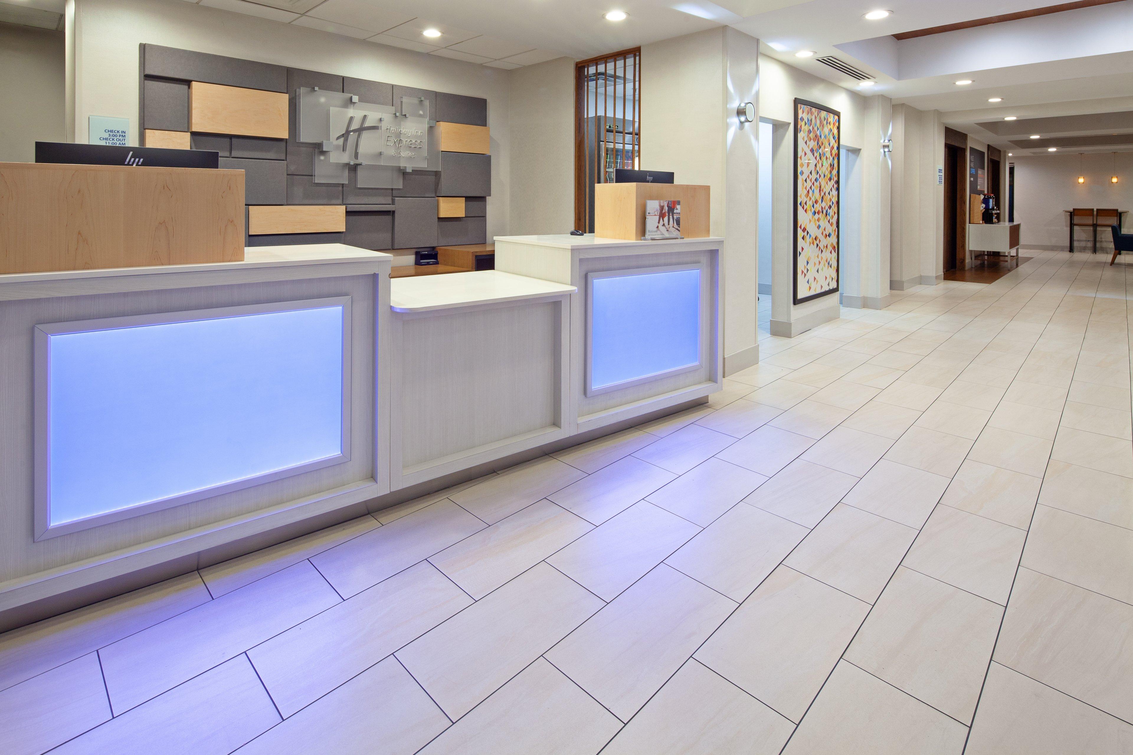 HOLIDAY INN EXP STES CLOVIS BY IHG