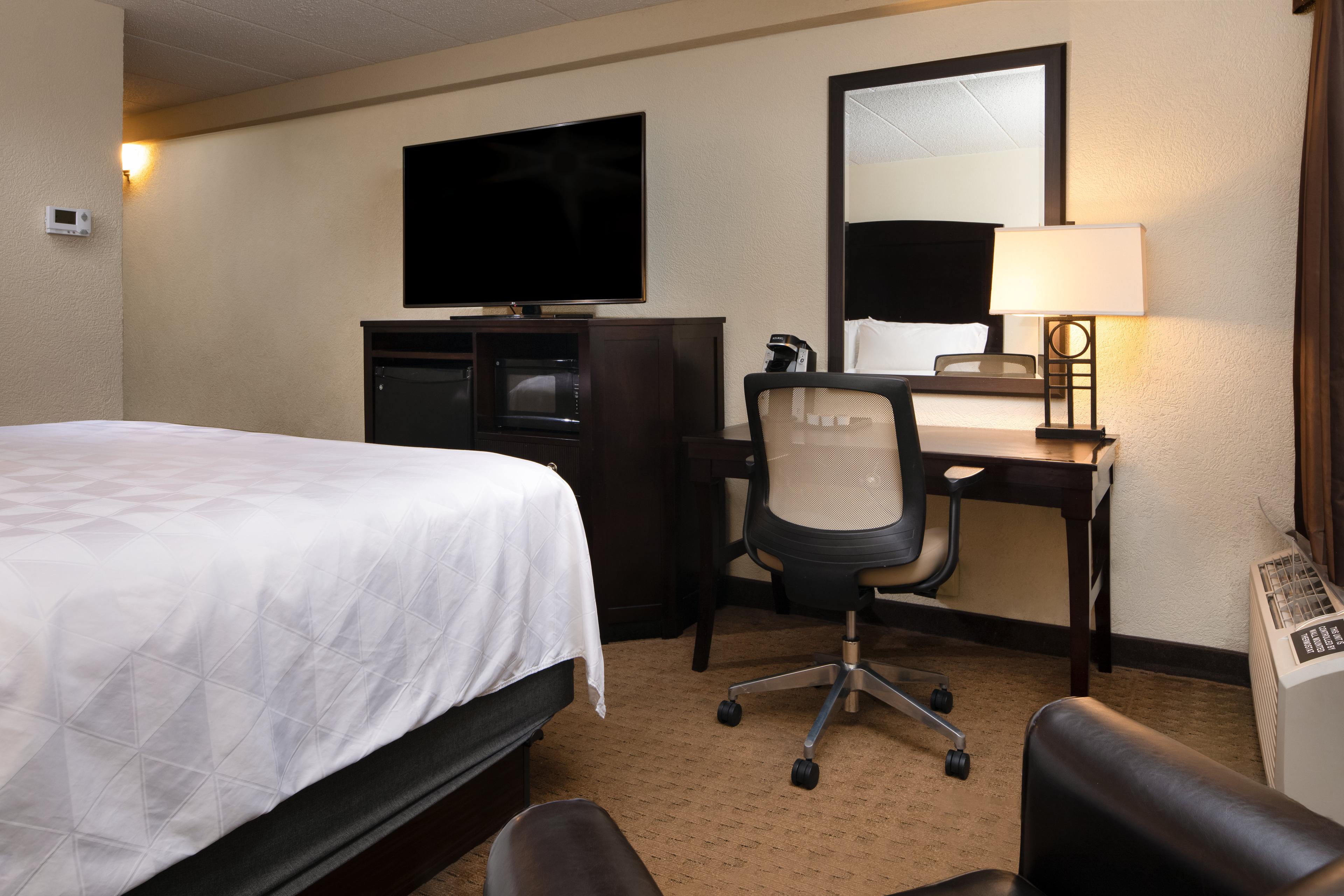 HOLIDAY INN STES CHARLESTON W BY IH