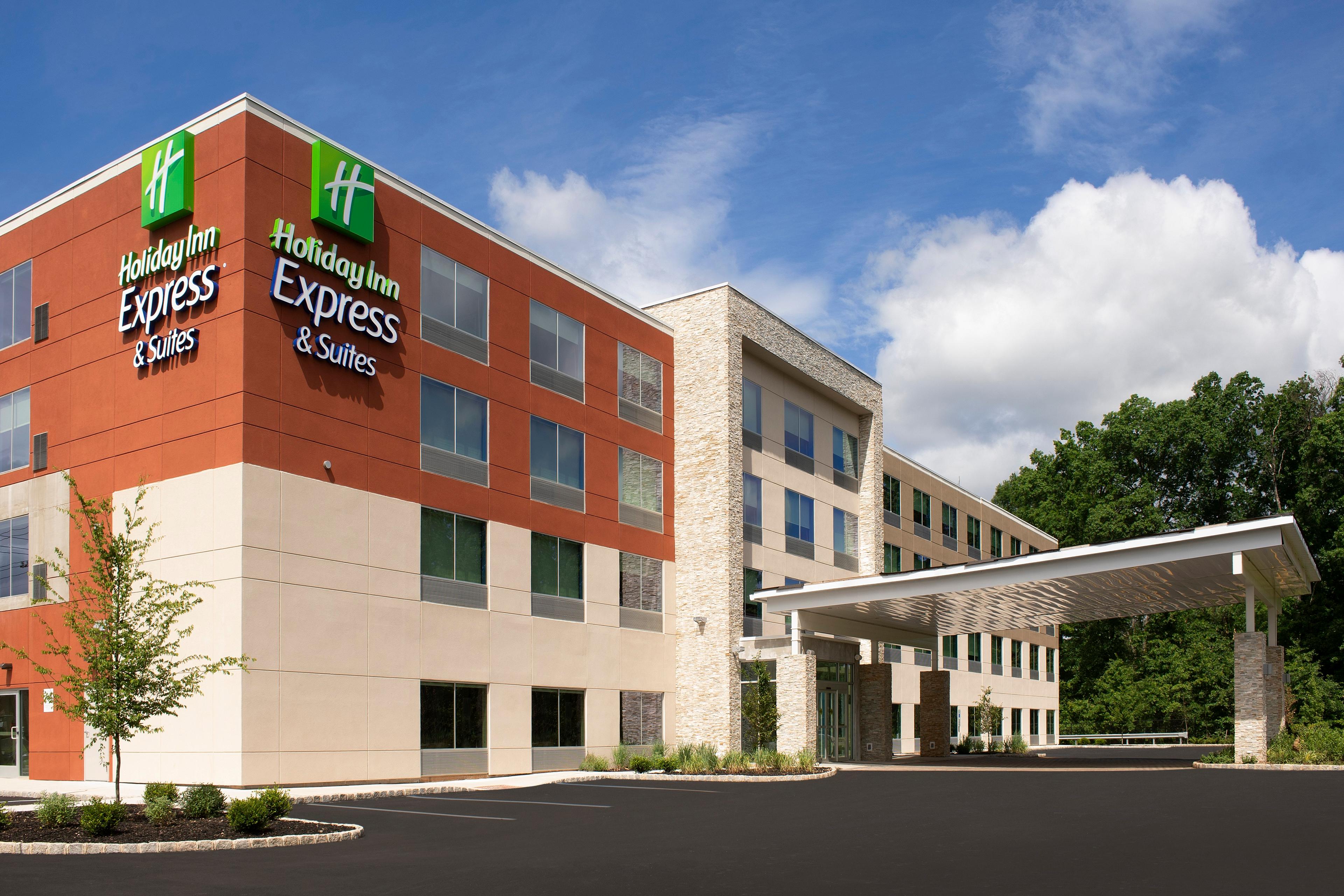 HOLIDAY INN EXP STES KINGSLAND NAVA