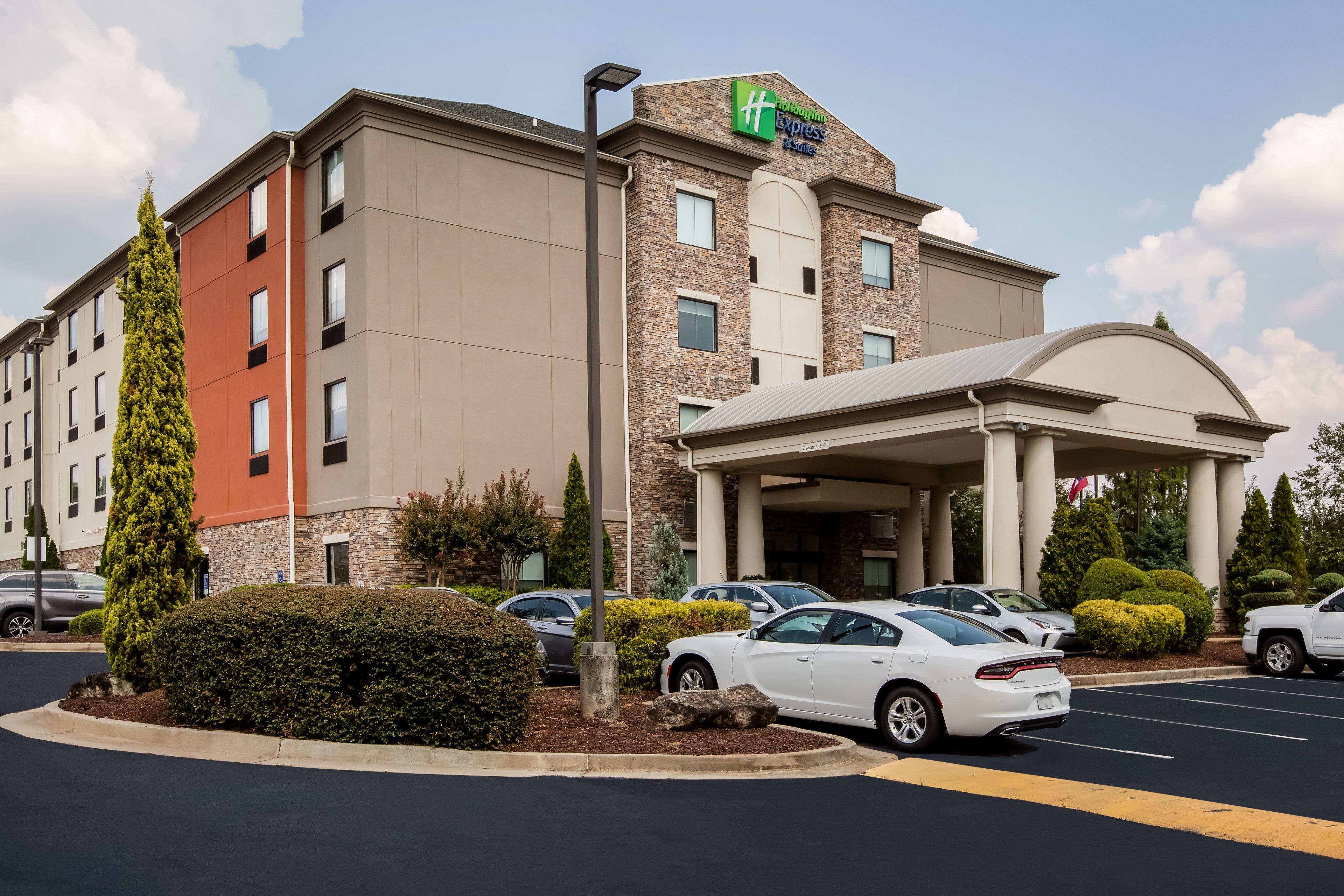 HOLIDAY INN EXP STES FAIRBURN