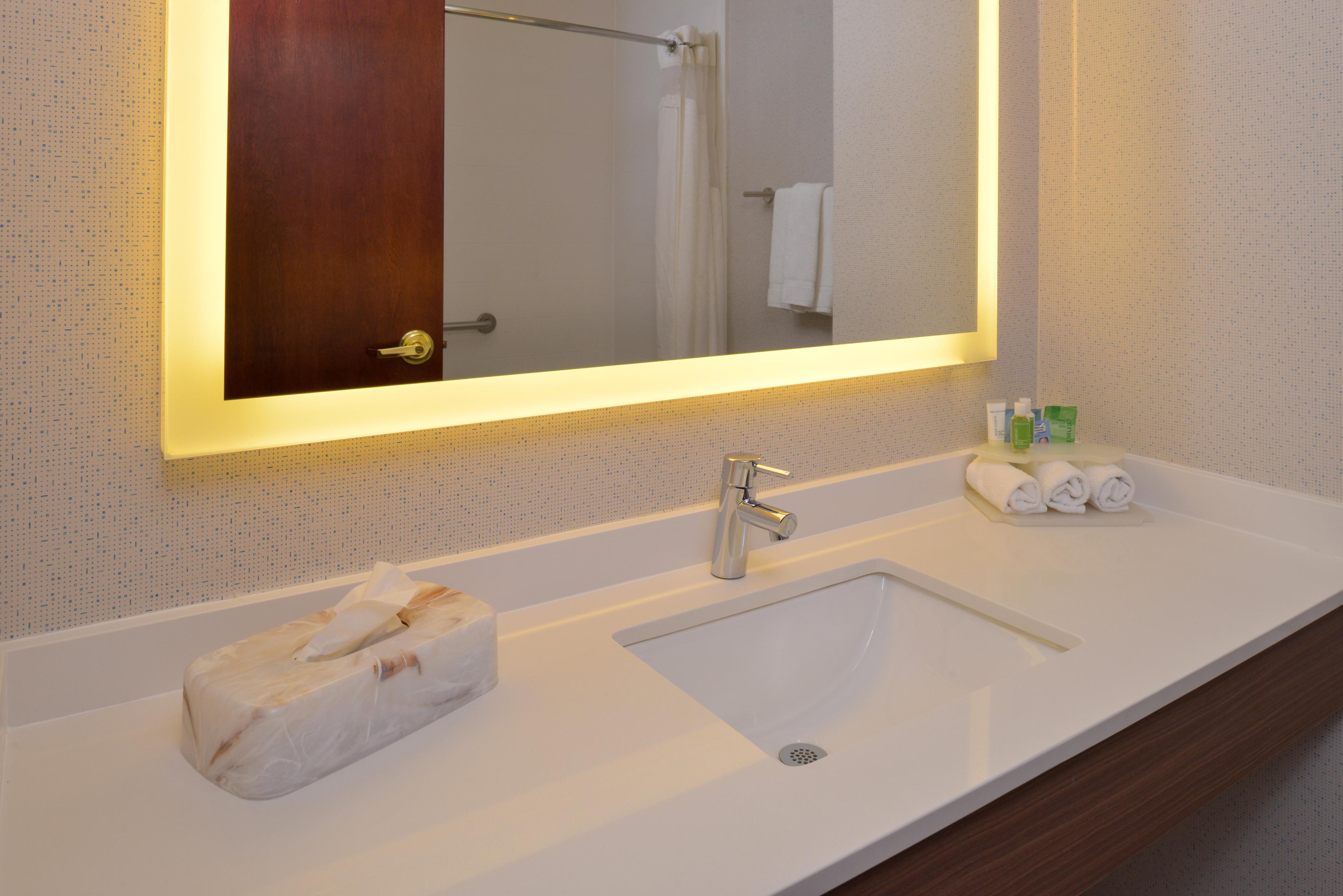 HOLIDAY INN EXP AND STES BY IHG