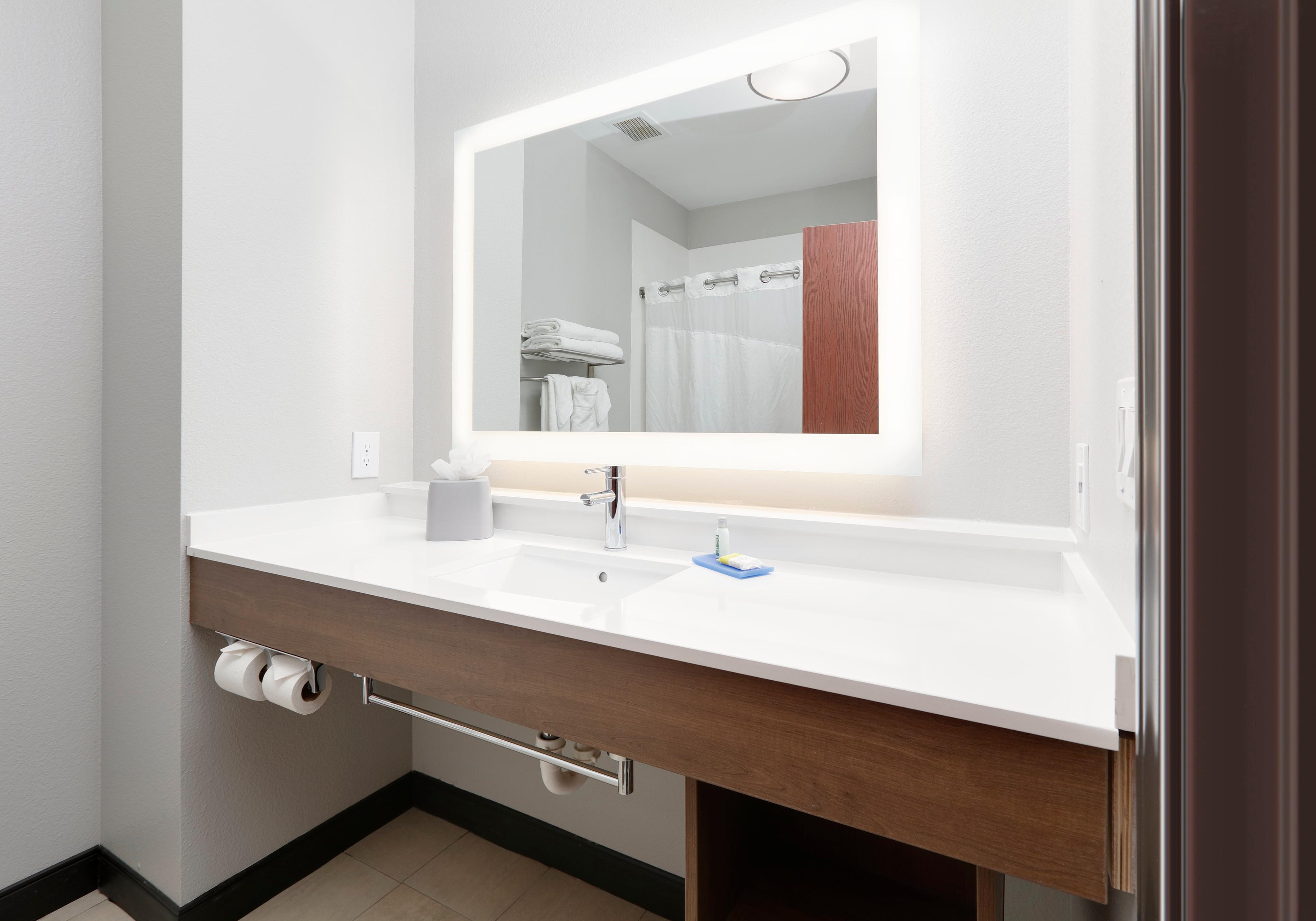 HOLIDAY INN EXP STES DENTON UN BY I