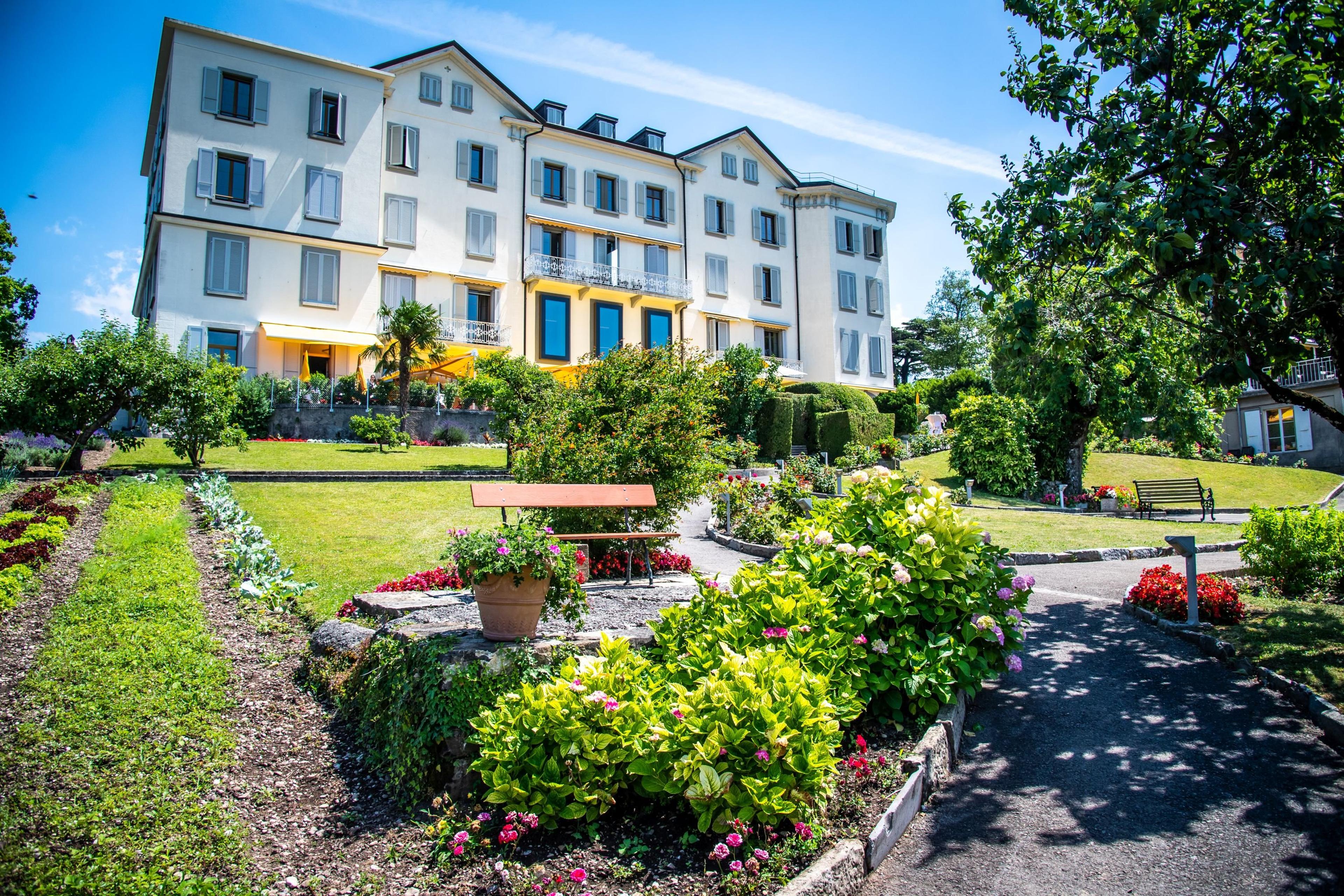BON RIVAGE HOTEL