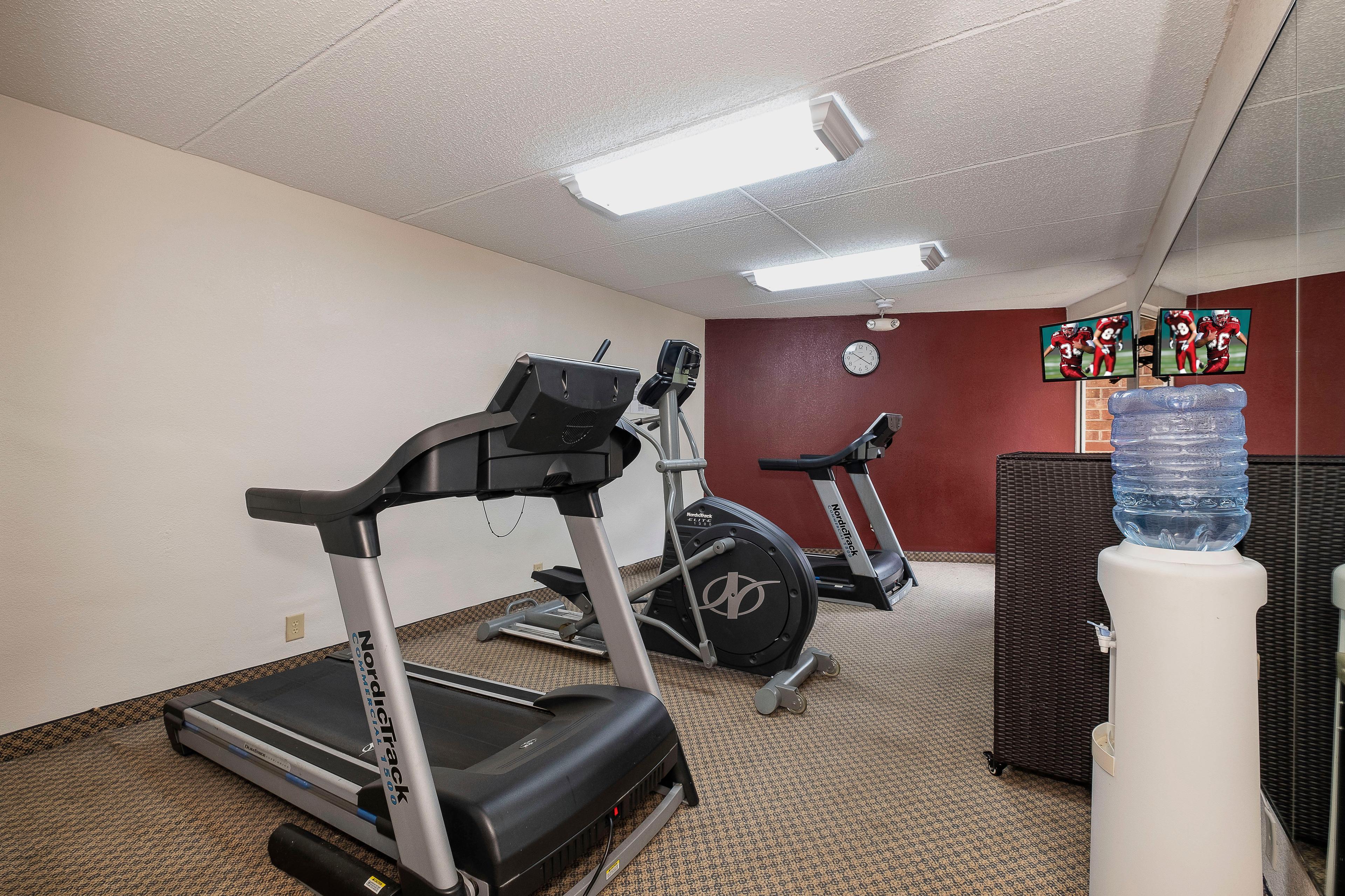 RED ROOF INN & SUITES MACON