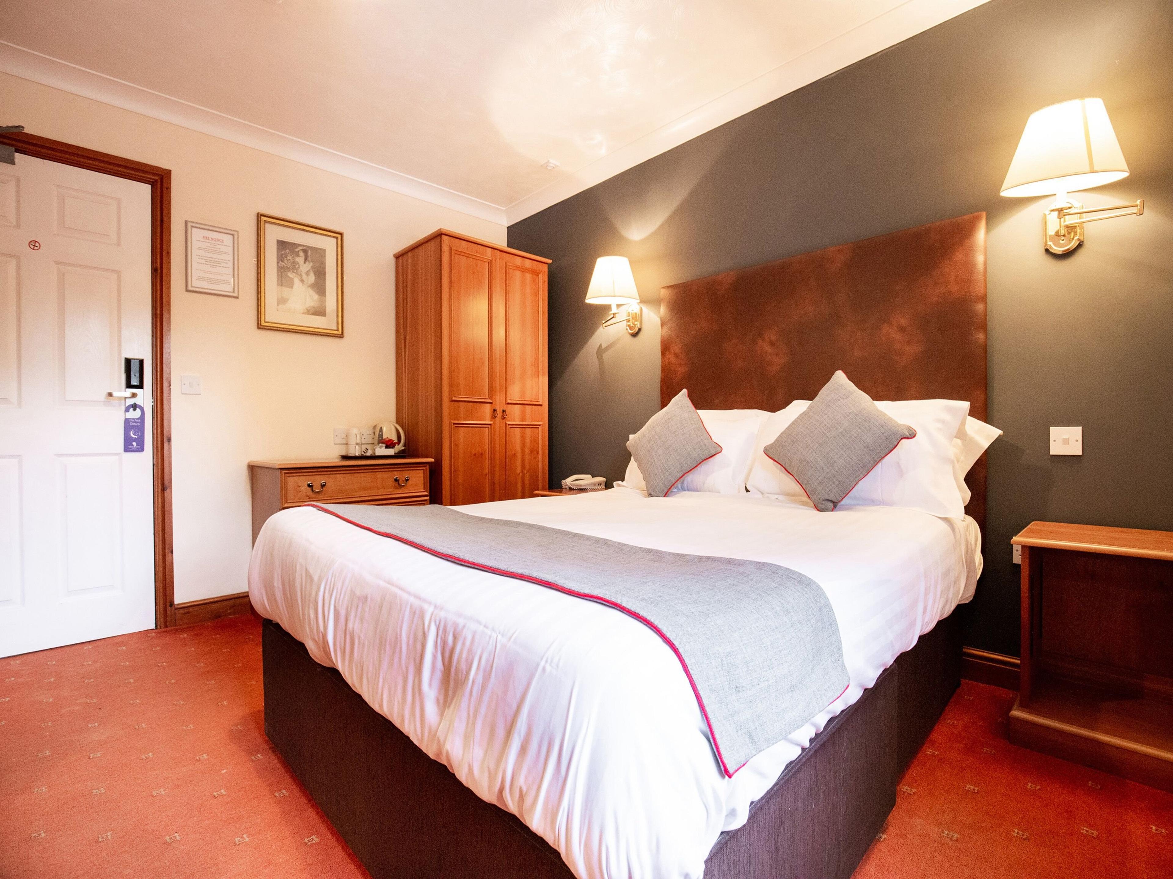 THE GABLES HOTEL
