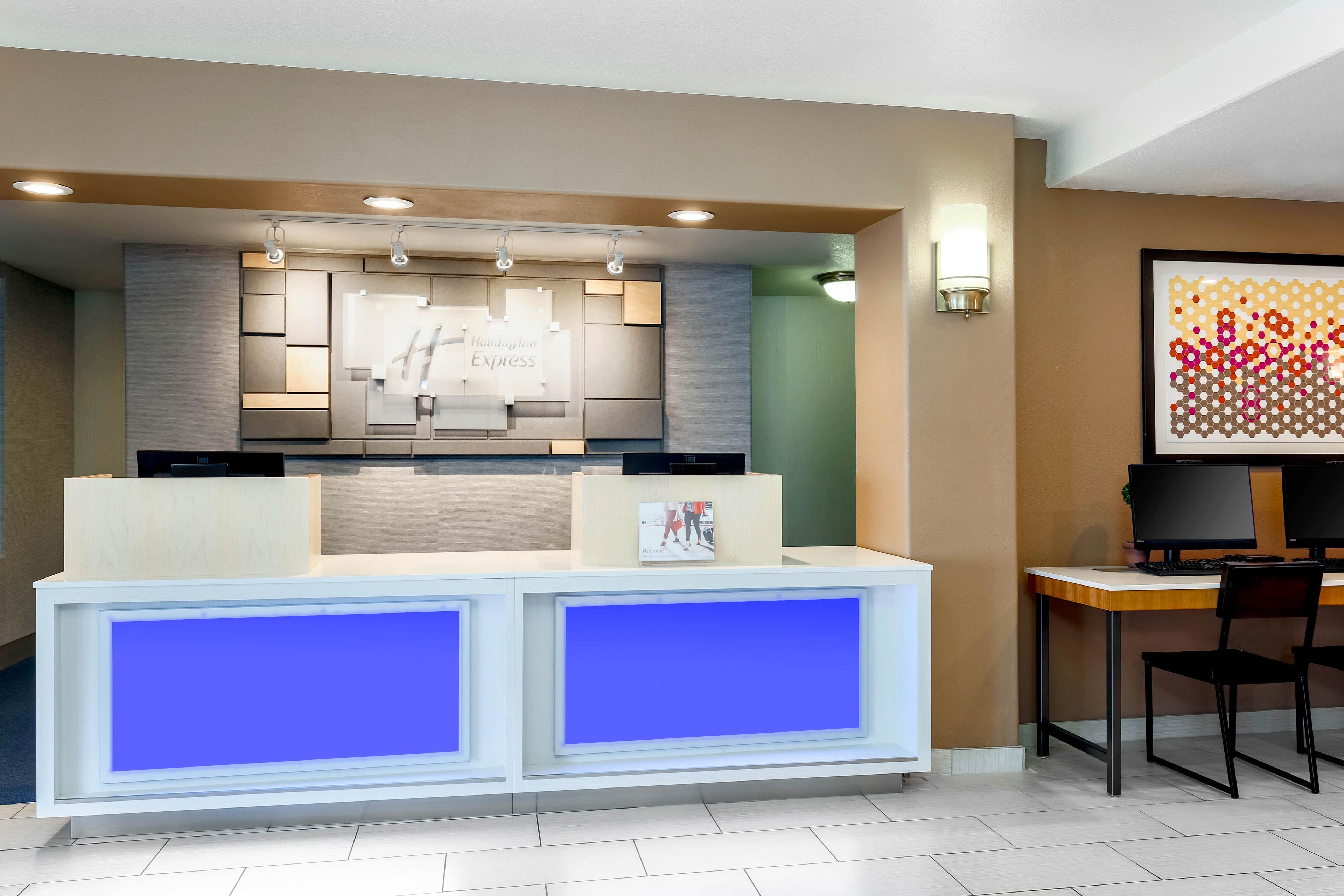 HOLIDAY INN EXPRESS BY IHG