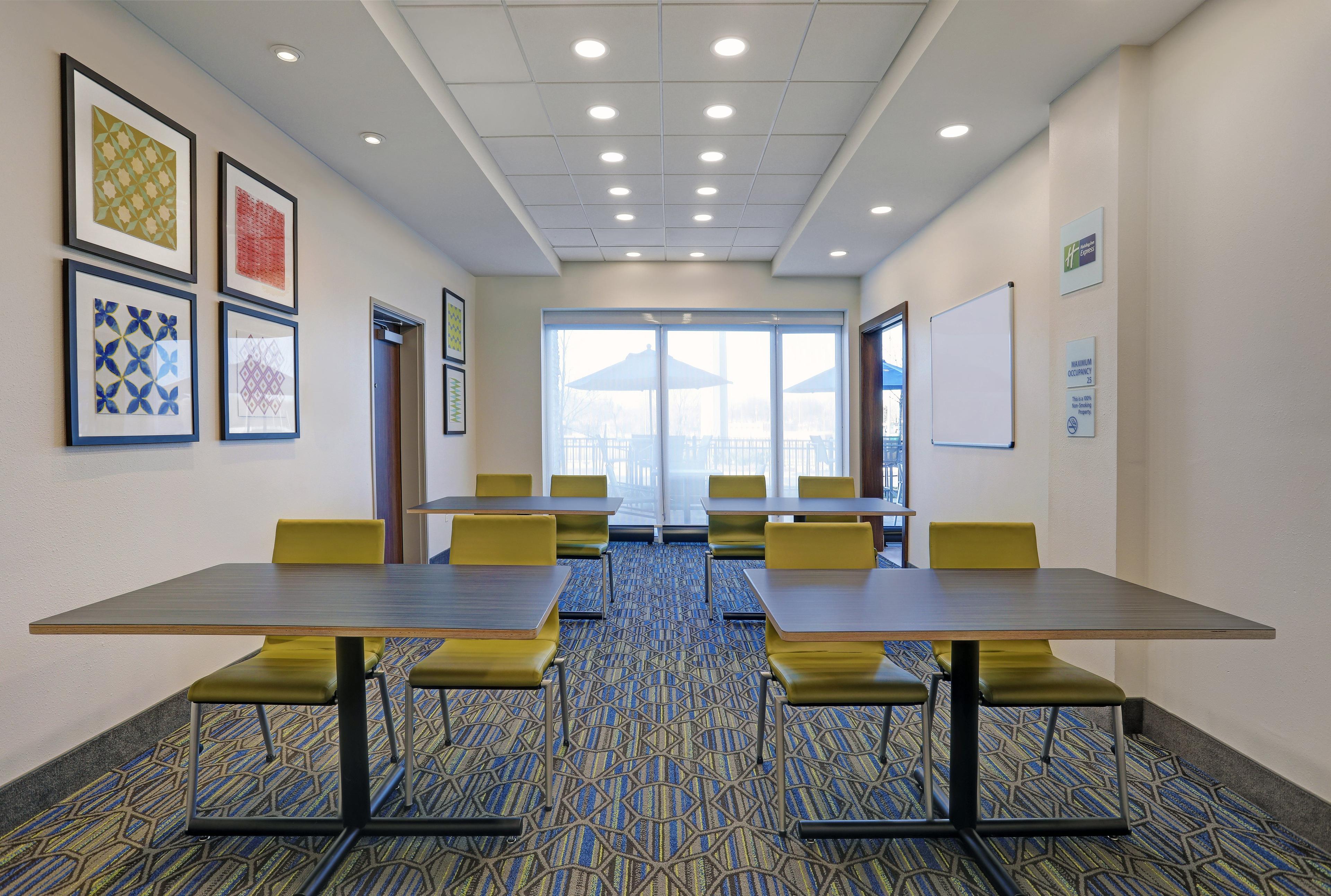 HOLIDAY INN EXP STES LENEXA BY IHG