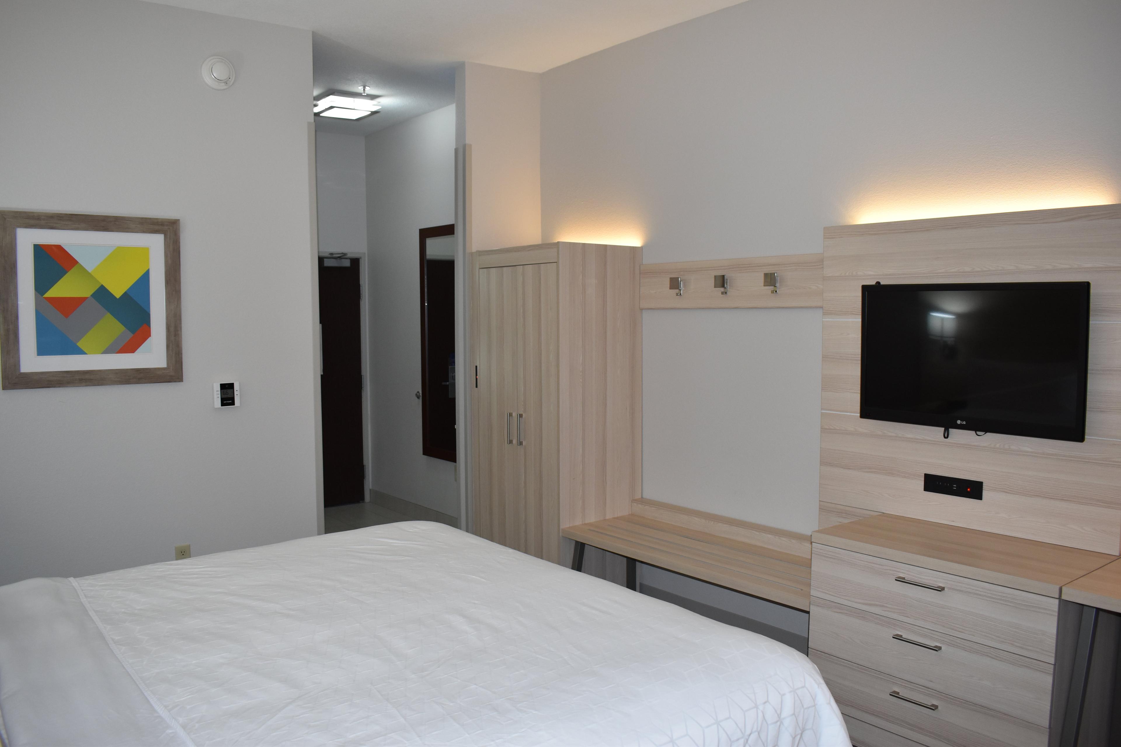 HOLIDAY INN EXP STE MCPHERSON BY IH