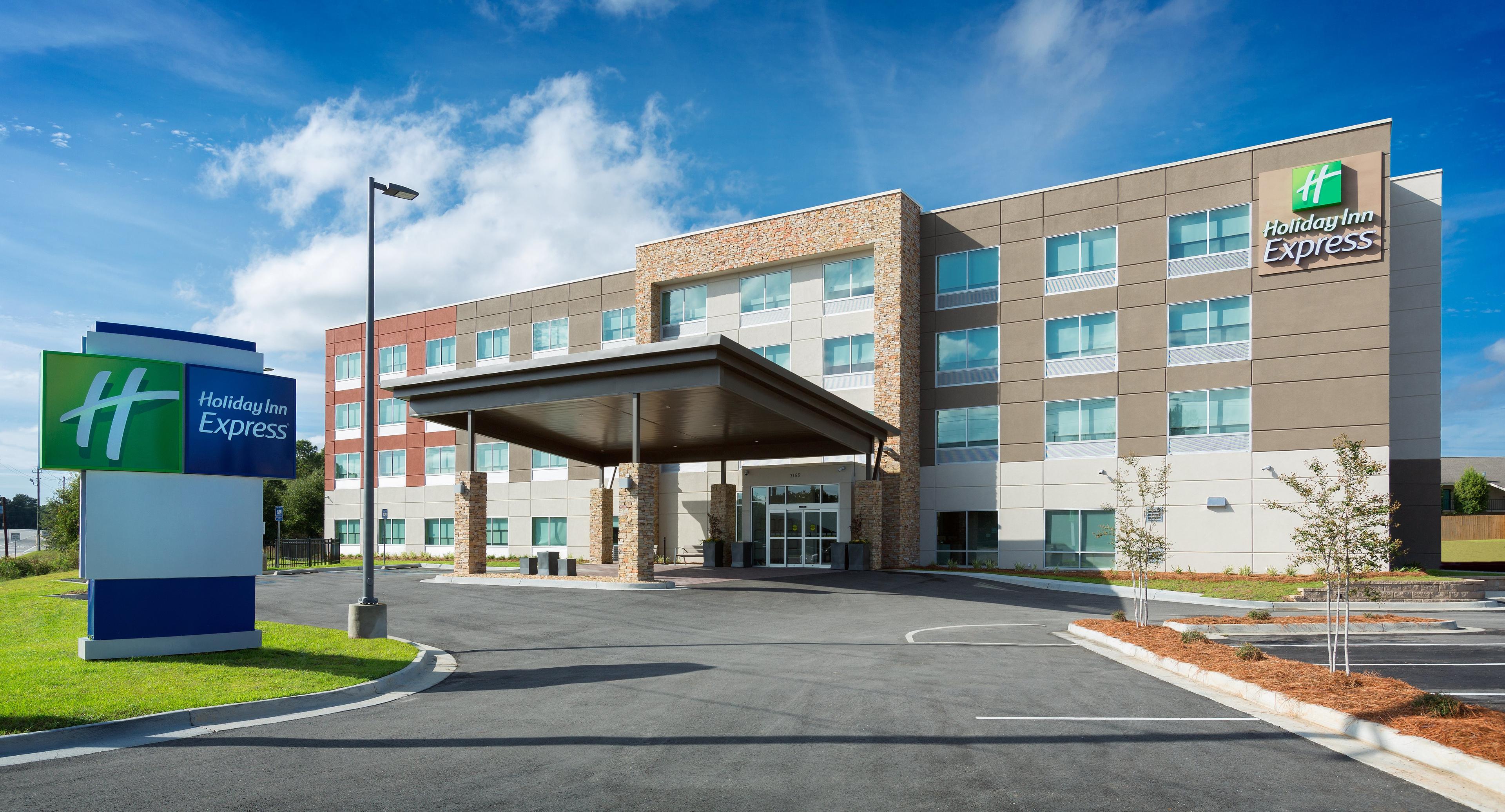 HOLIDAY INN EXP LAKE PARK BY IHG