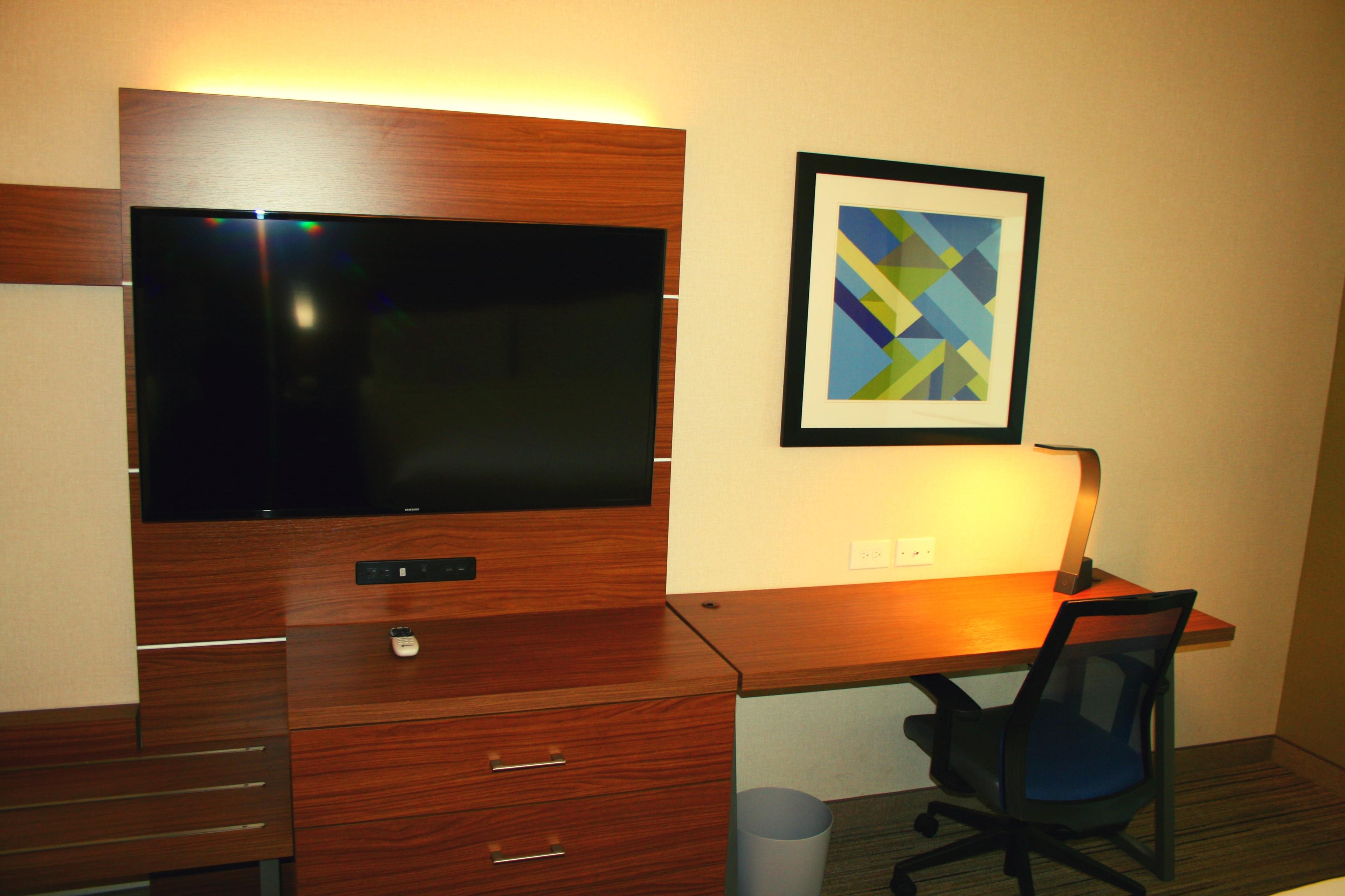 HOLIDAY INN EXPRESS MARINA BY IHG