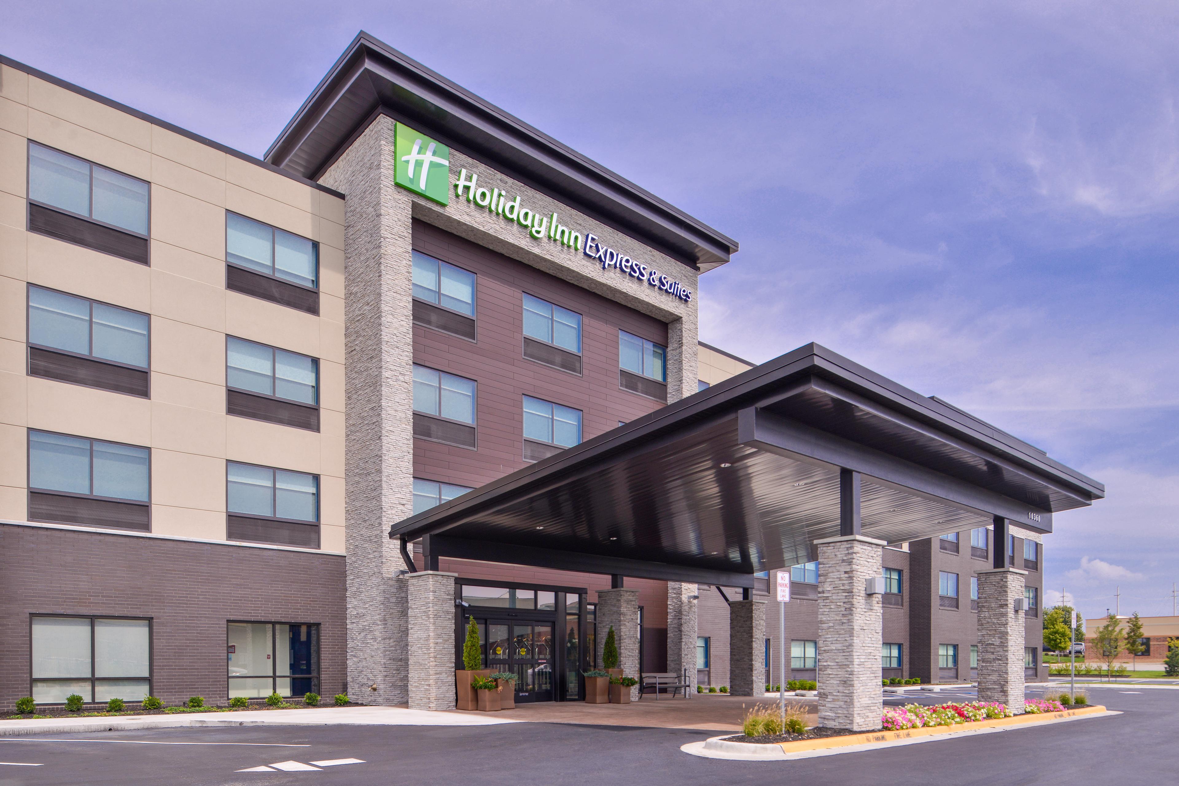 HOLIDAY INN EXP STES OLATHE WEST BY
